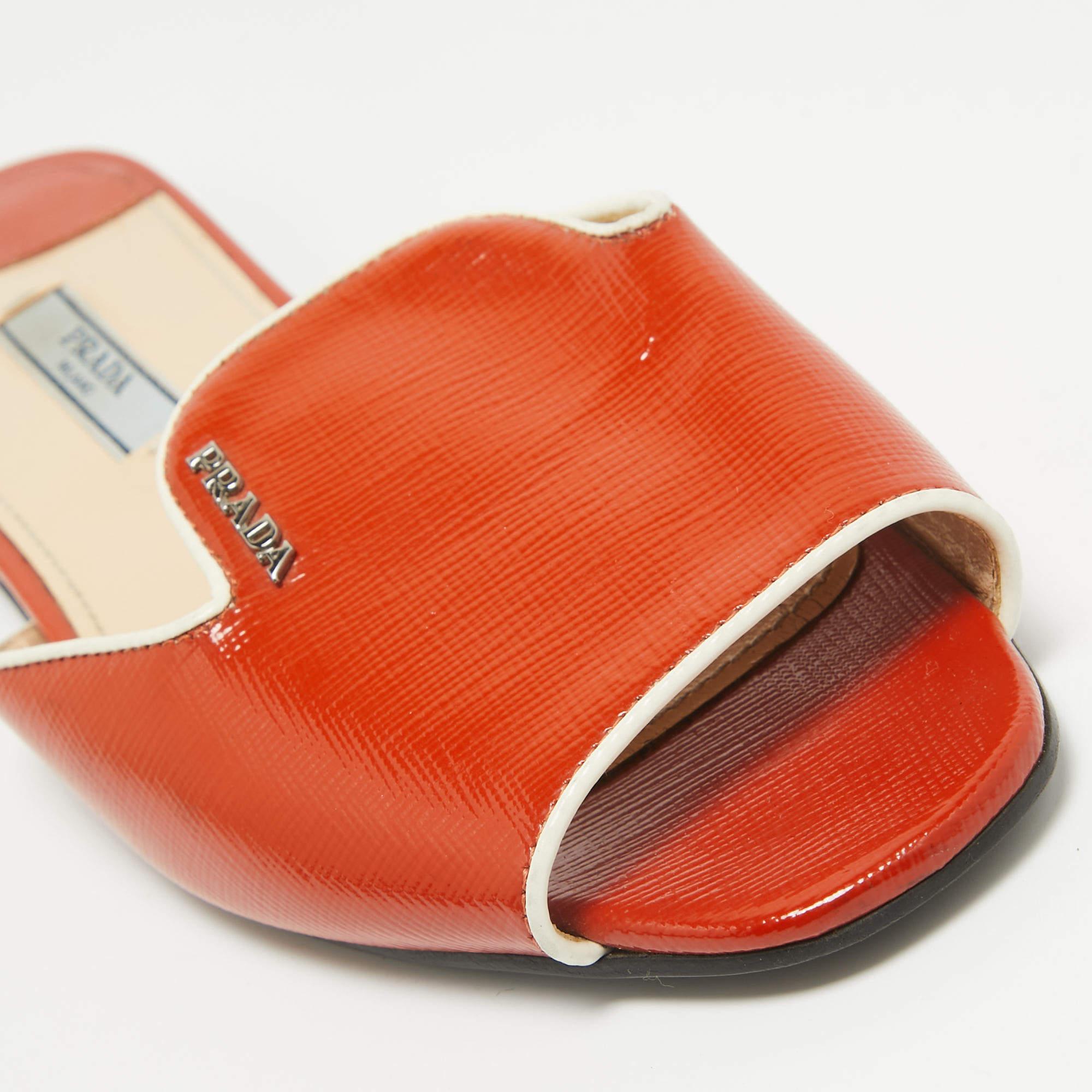 Prada Orange Patent Leather Flat Slides Size 36 For Sale 4