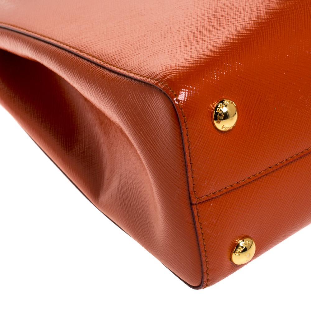 Prada Orange Saffiano Vernice Leather Parabole Tote In Good Condition In Dubai, Al Qouz 2