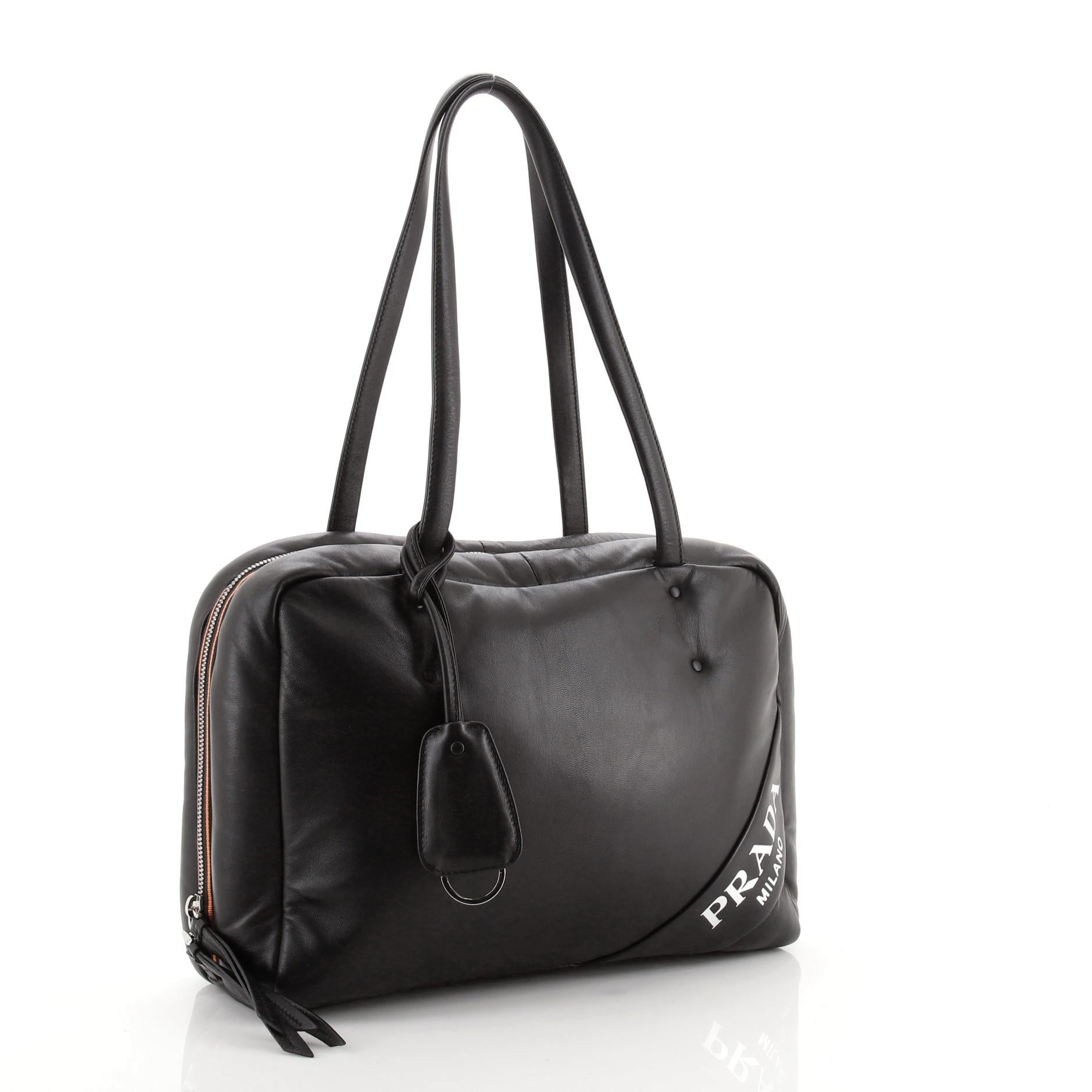 Prada gepolsterte Bowlertasche aus Nappa-Leder Medium (Schwarz)