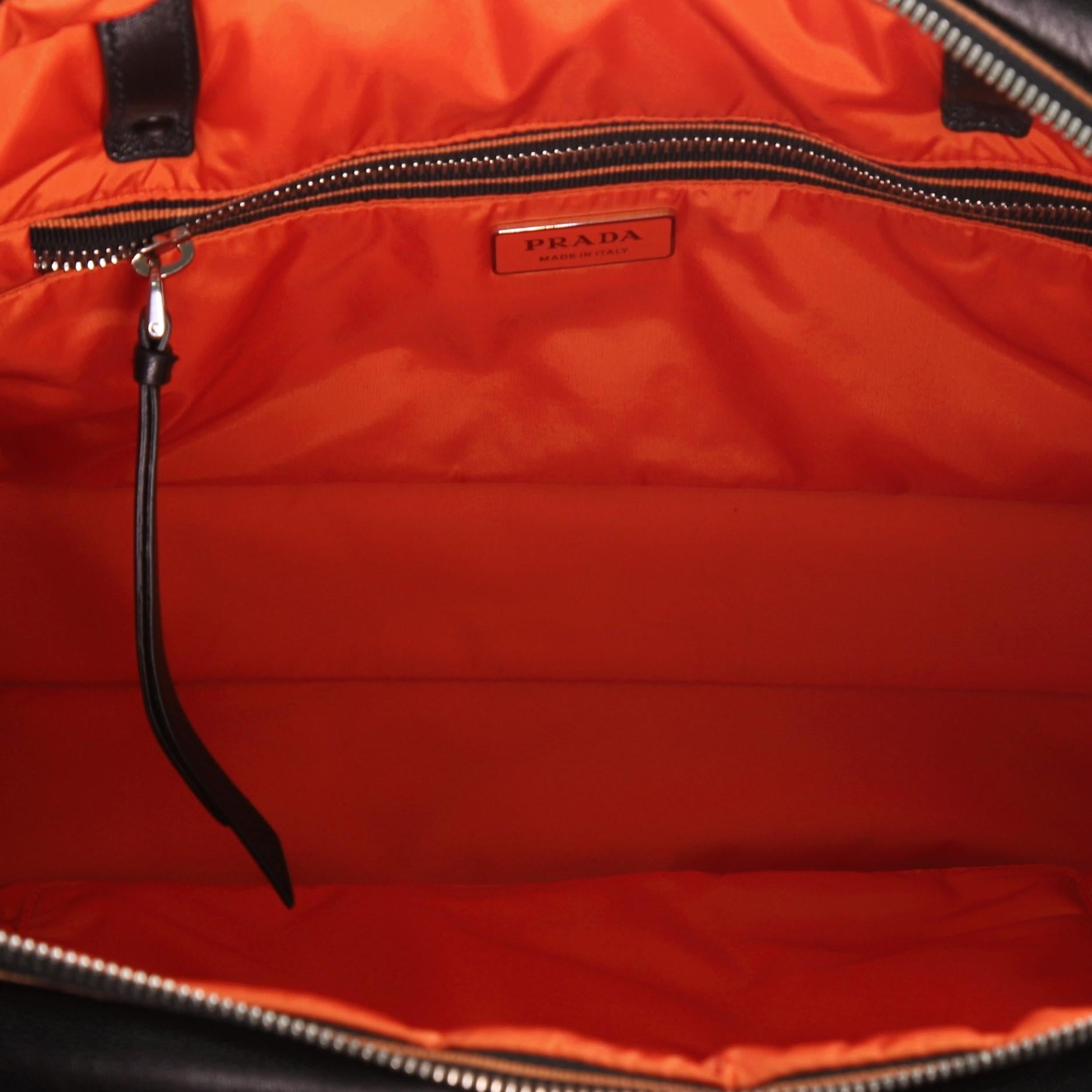 Prada gepolsterte Bowlertasche aus Nappa-Leder Medium 1