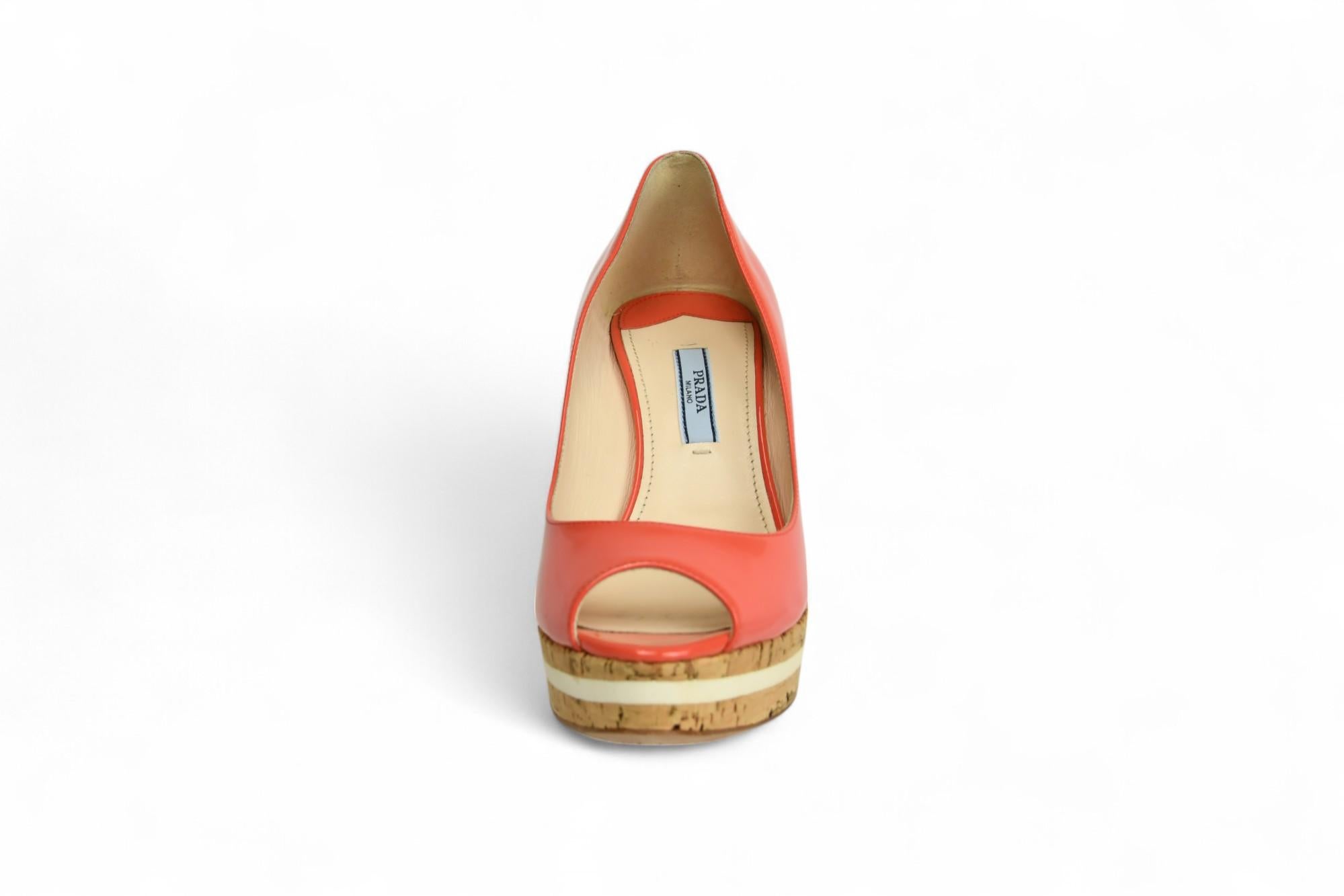 Donna Prada - Tacchi a zeppa in sughero verniciati  Taglia 6,5 US in vendita