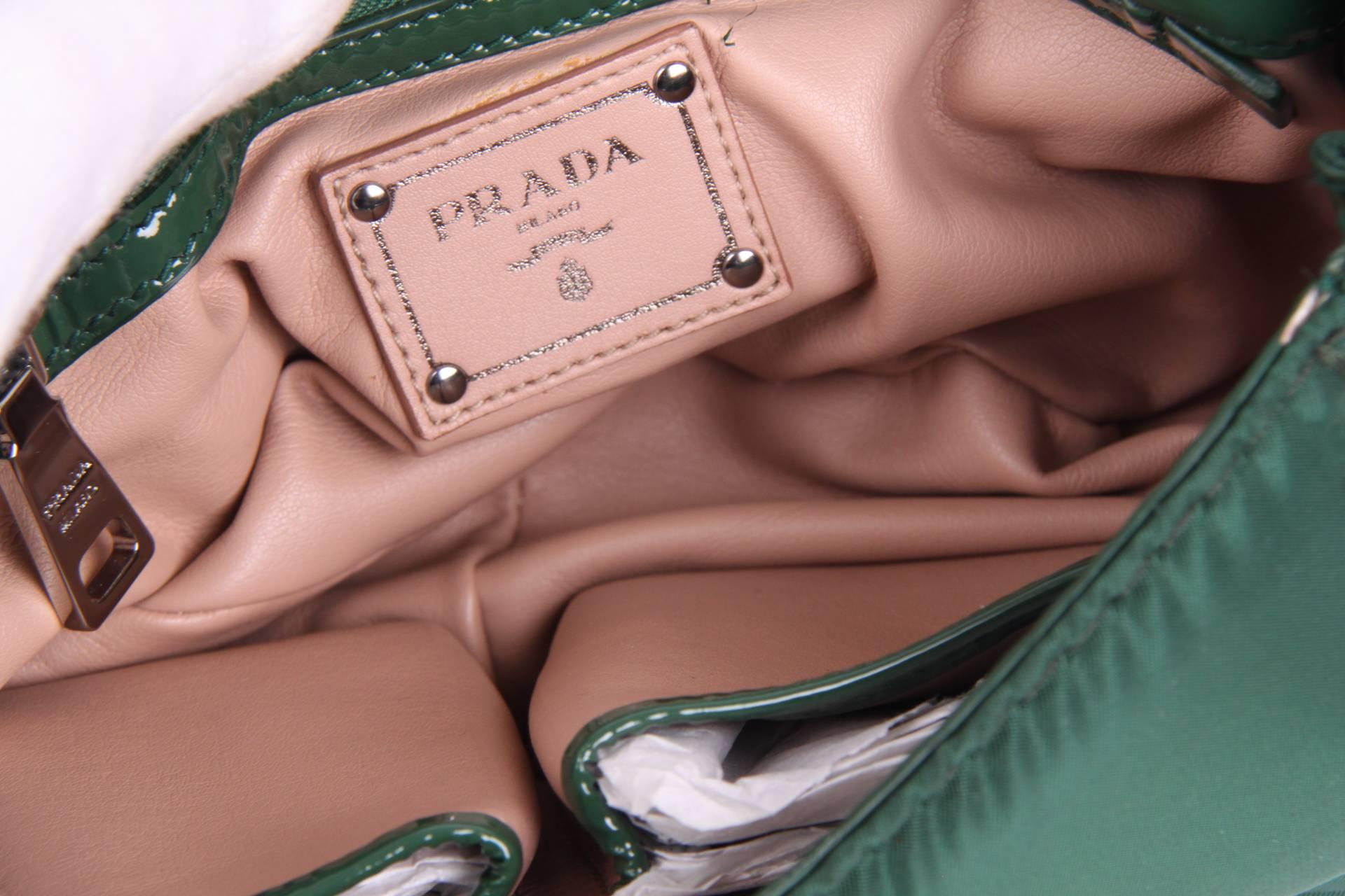 Women's Prada Pattina Sottospalla Handbag - green  For Sale