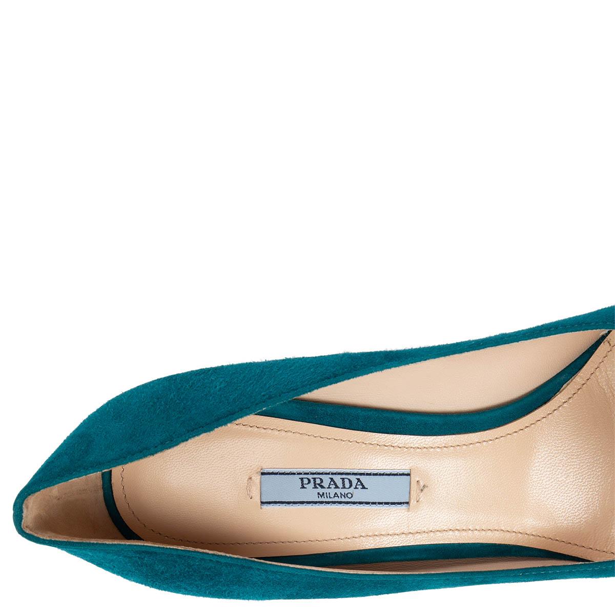 PRADA petrol blue suede CLASSIC Pointed Toe Pumps Shoes 40.5 In Excellent Condition For Sale In Zürich, CH