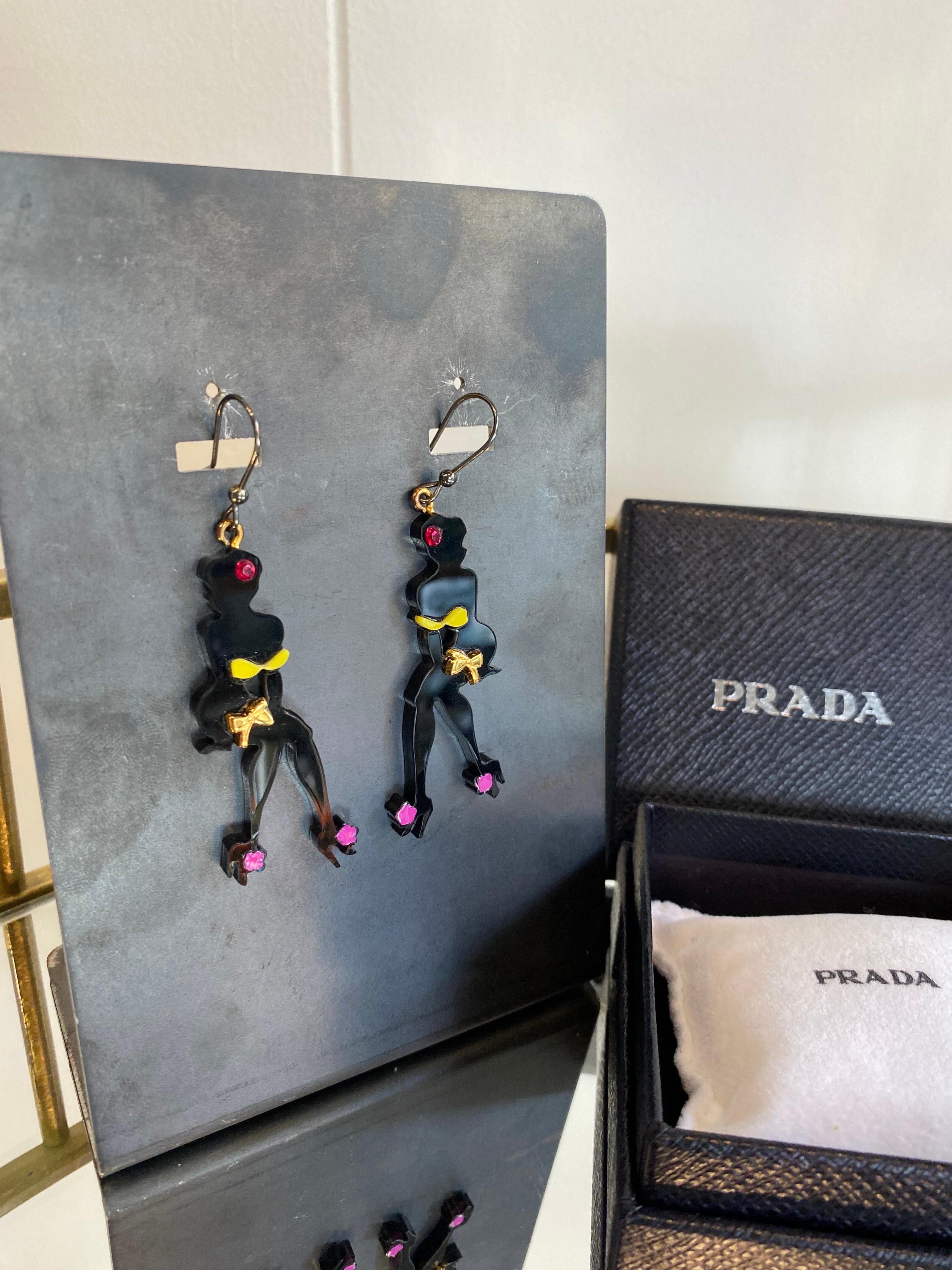 Prada Pin Up dangle earrings.
SS 2011 collection. 1