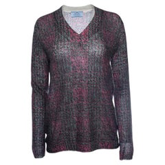 Prada, rosa und grün bedruckter Pullover mit V-Ausschnitt
