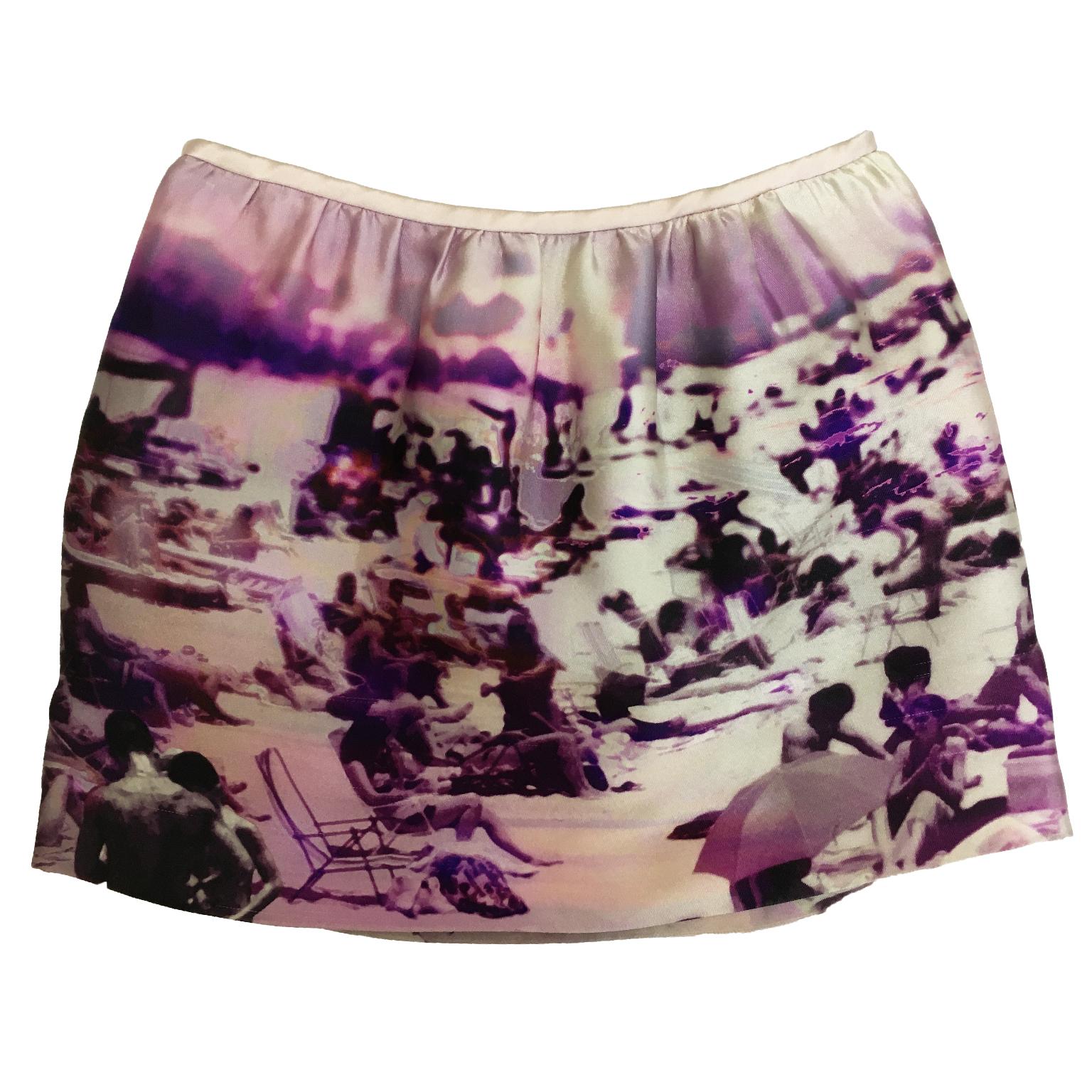 Prada beach tropical print show piece skirt ss 2010 collection. 
Side zip opening, silk 69% polyester 31%
Size : 38
Waist : 69 cm
Length : 36 cm
