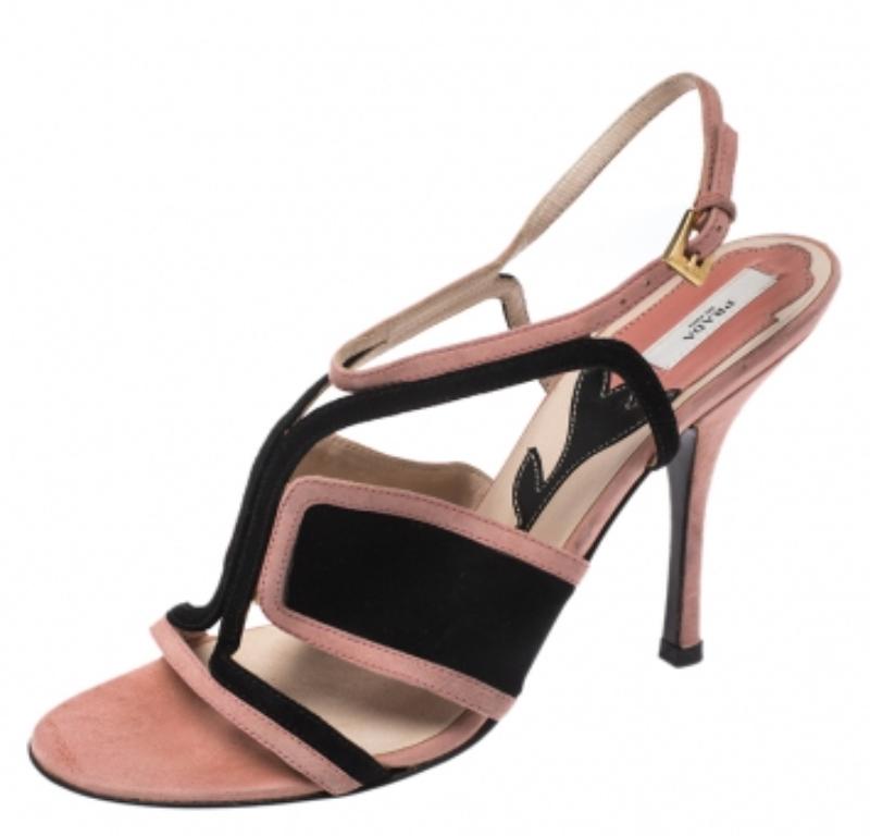 Prada Rosa/Nero Cut Out Suede Open Toe Ankle Strap Sandali Taglia 36.5 In condizioni discrete in vendita a Dubai, Al Qouz 2