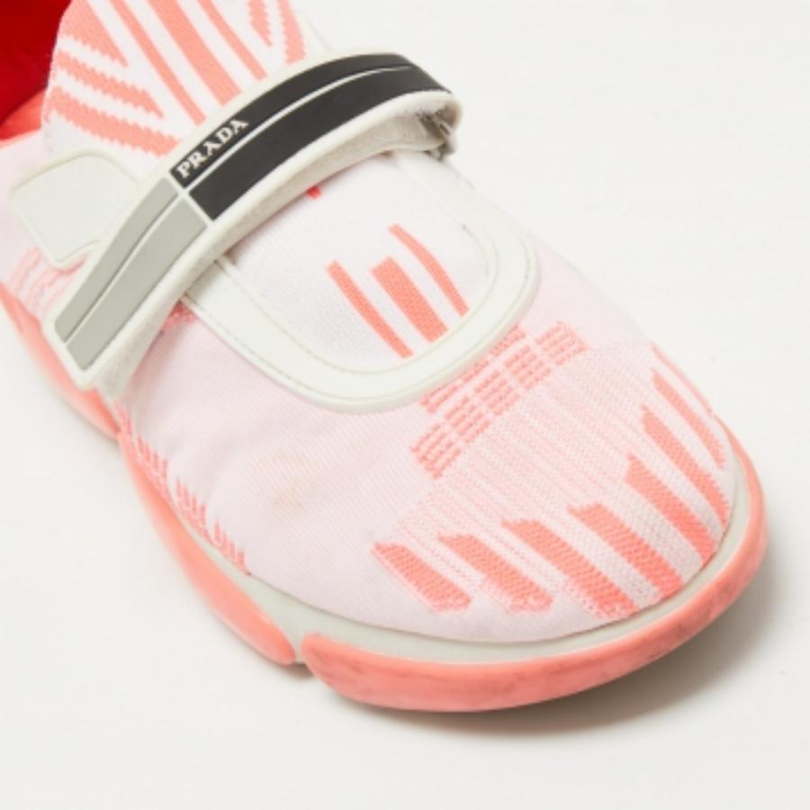 Rosa Prada, scarpe da ginnastica slip on in tessuto rosa taglia 38 in vendita