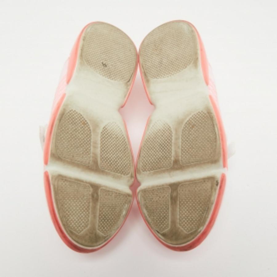 Prada, scarpe da ginnastica slip on in tessuto rosa taglia 38 In condizioni buone in vendita a Dubai, Al Qouz 2