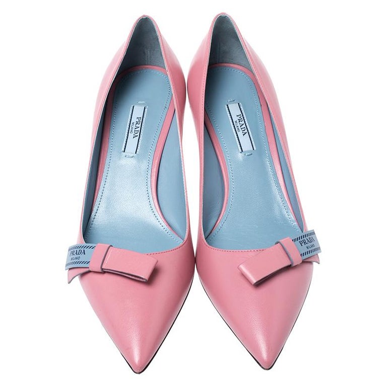 forbruge andrageren position Prada Pink Leather Bow Detail Pointed Toe Pumps Size 39.5 at 1stDibs