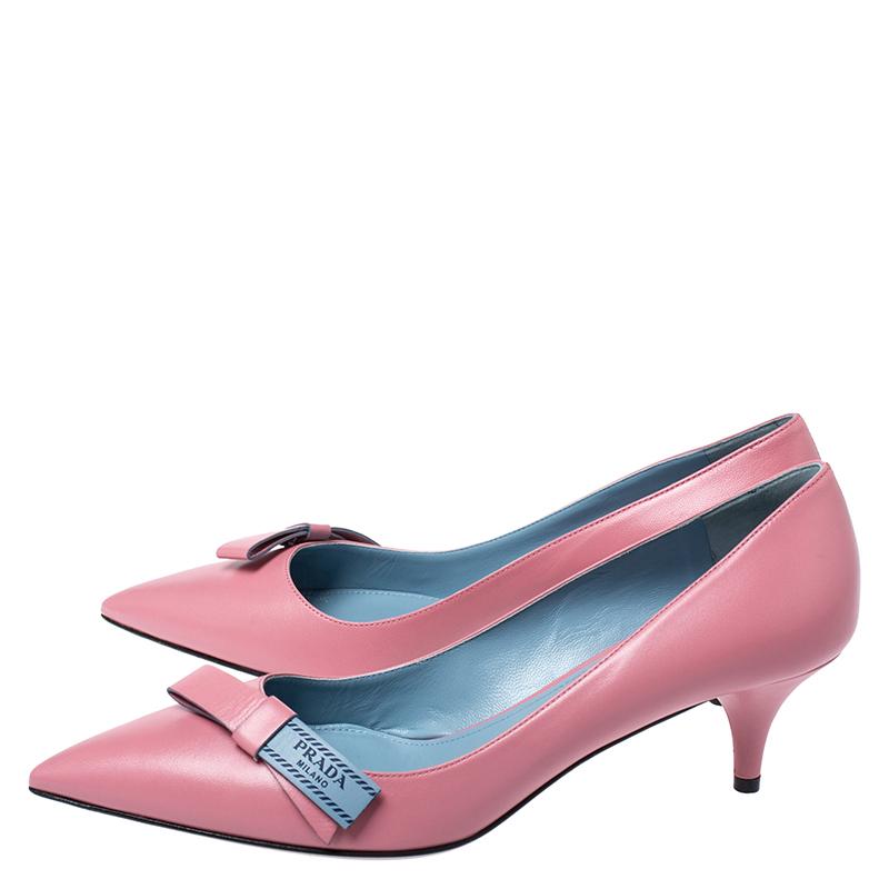 Prada Pink Leather Bow Detail Pointed Toe Pumps Size 39.5 In Good Condition In Dubai, Al Qouz 2