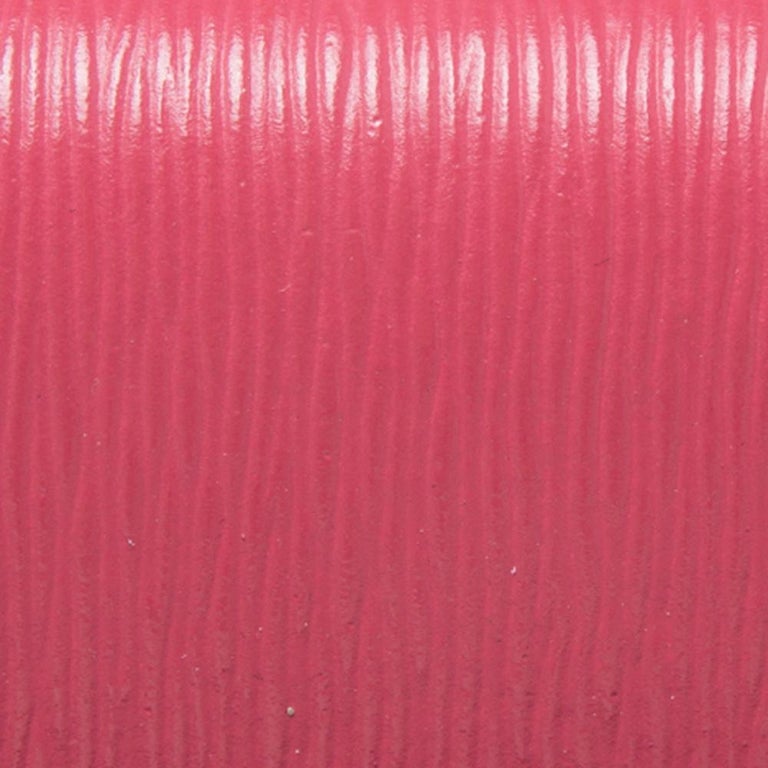 Prada Pink Move Leather Logo Flap Card Case In Good Condition In Dubai, Al Qouz 2
