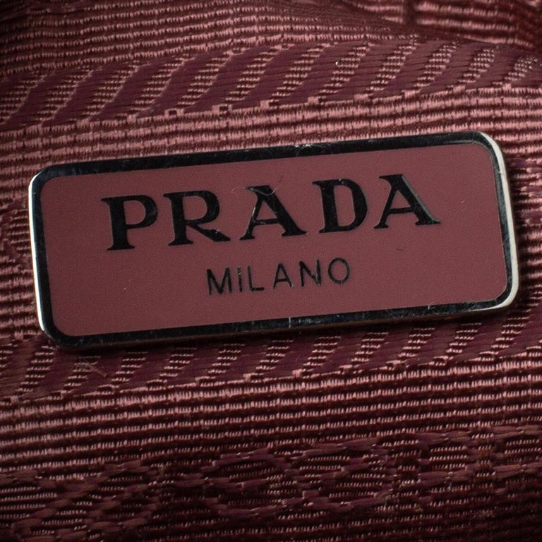 Re-edition 2005 handbag Prada Pink in Synthetic - 32428262