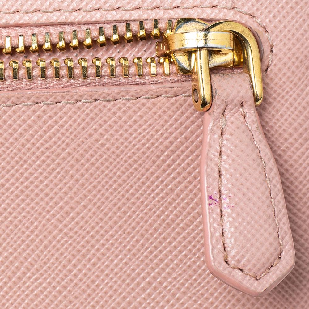 Prada Pink Saffiano Leather Bow Wallet In Good Condition In Dubai, Al Qouz 2