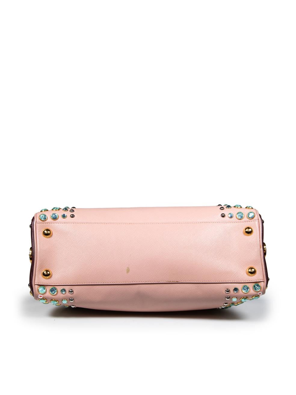 Bolso piramidal de piel saffiano rosa de Prada en Bueno Estado en London, GB