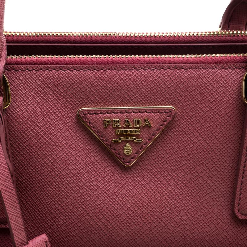 Prada Pink Saffiano Lux Leather Cargo Pocket Tote In Excellent Condition In Dubai, Al Qouz 2