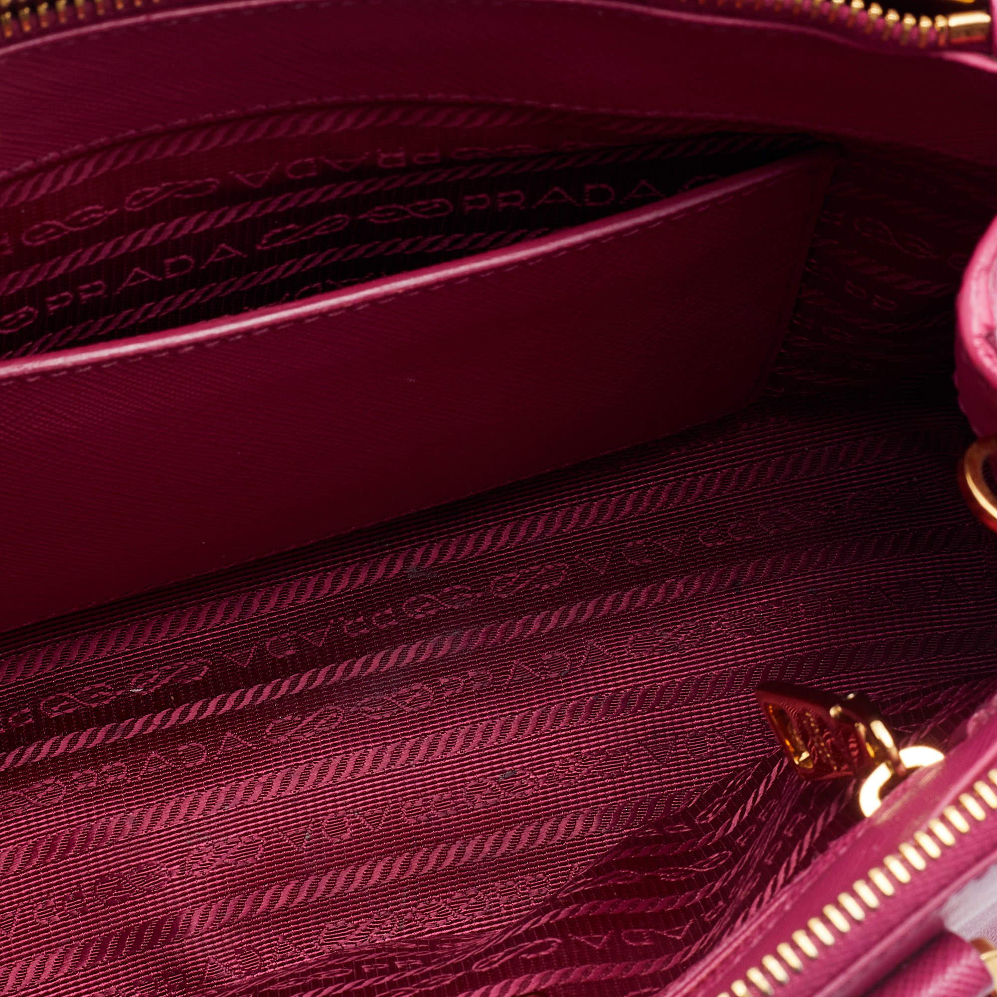 Prada Pink Saffiano Lux Leather Galleria Tote In Good Condition In Dubai, Al Qouz 2