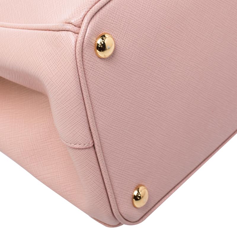 Prada Pink Saffiano Lux Leather Medium Double Zip Tote In Good Condition In Dubai, Al Qouz 2