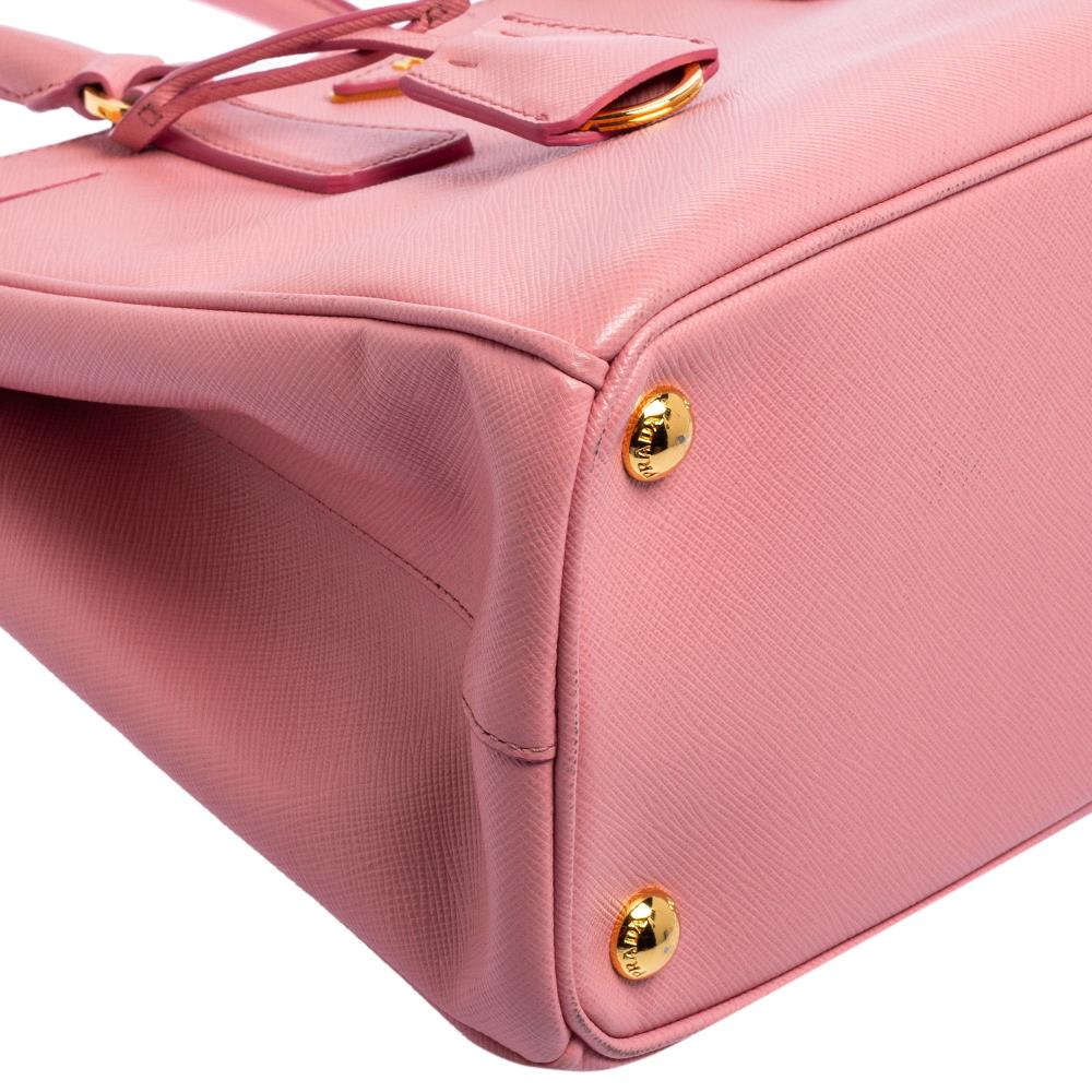 Prada Pink Saffiano Lux Leather Small Double Zip Galleria Tote In Good Condition In Dubai, Al Qouz 2