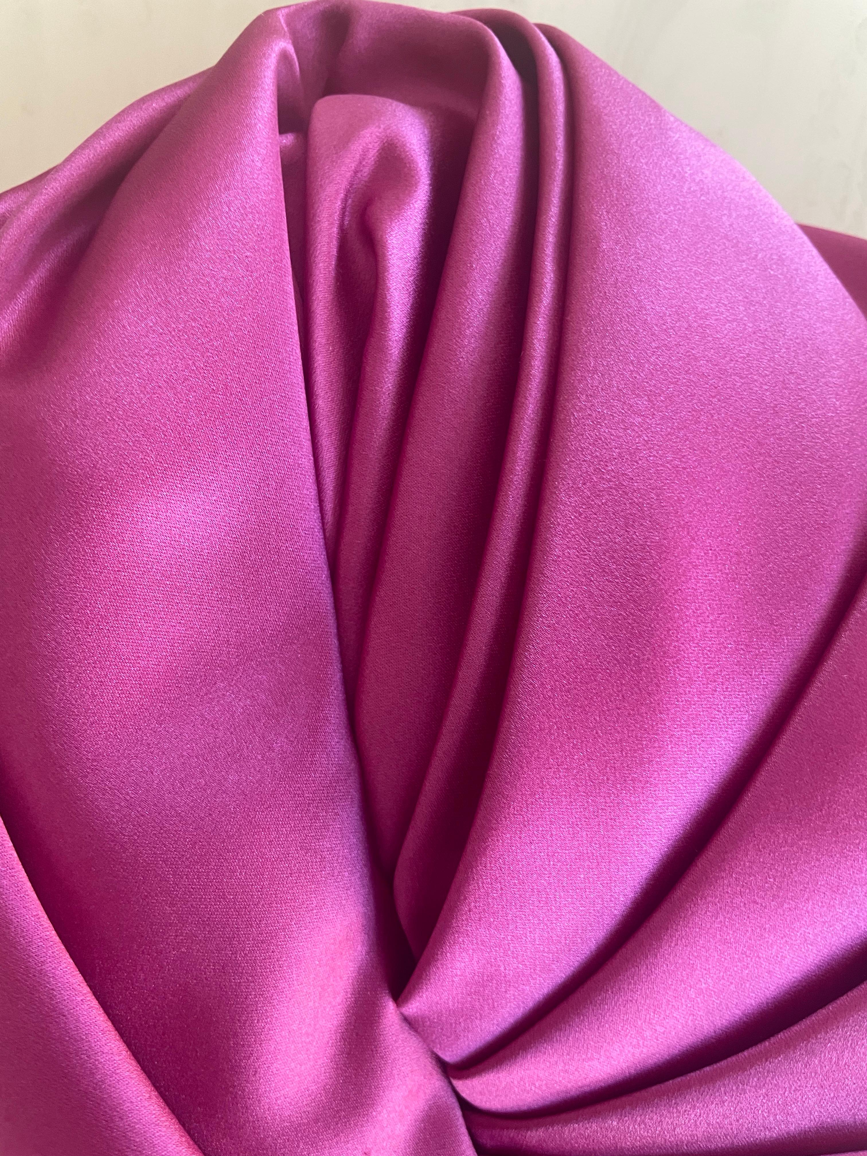 Sombrero turbante de raso de seda rosa de Prada Pasarela, 2007 en venta 4