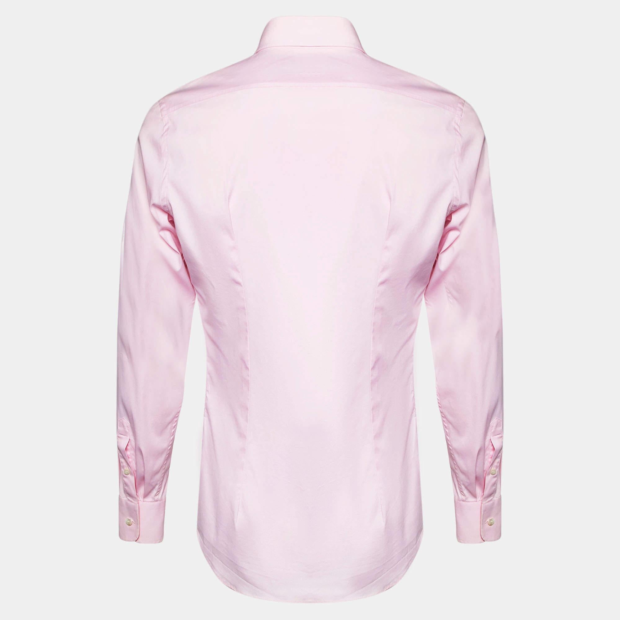 Explore Prada for smart wardrobe staples. Cut to a classy fit this pink mens shirt is crafted using stretch cotton to grant you all day comfort.