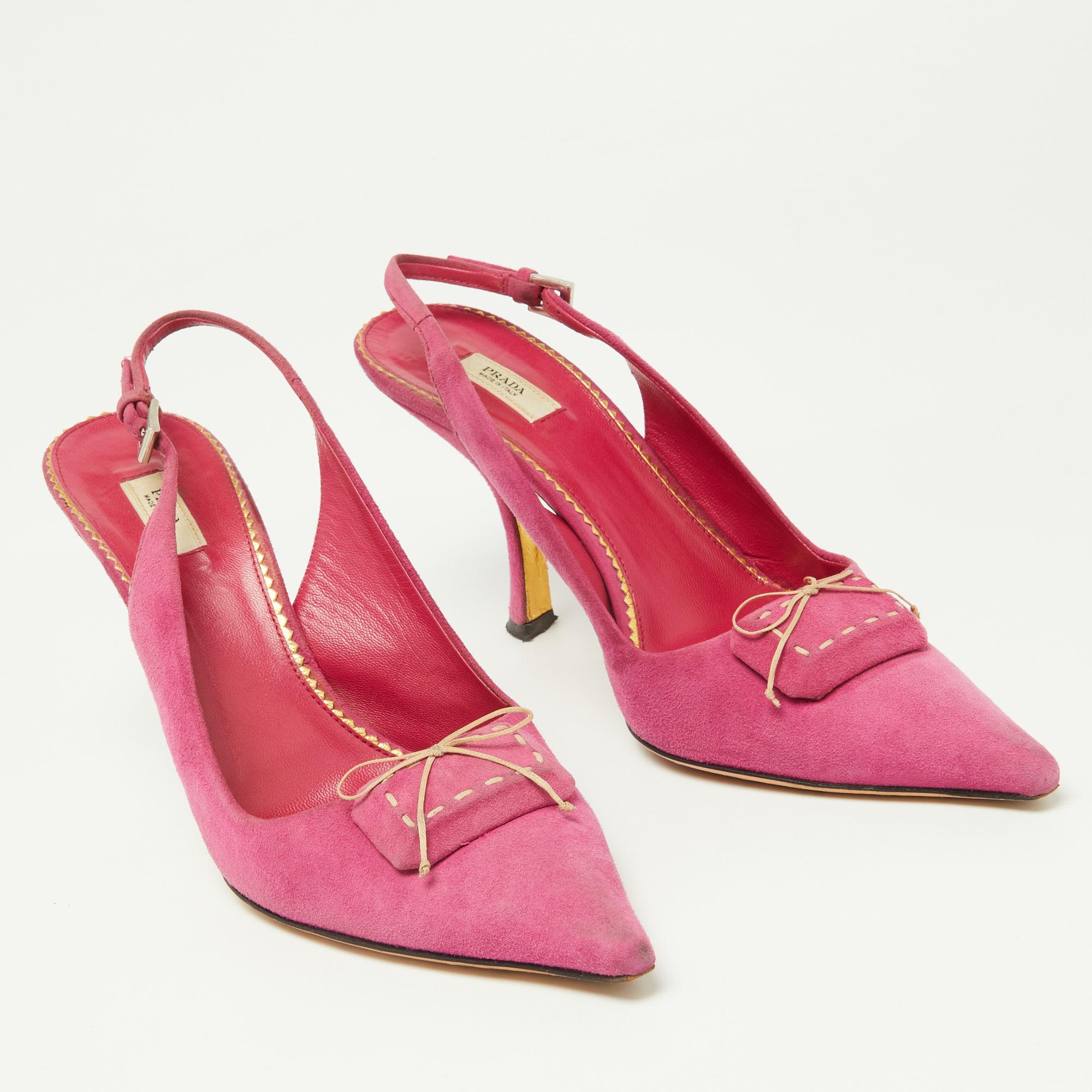 Prada - Escarpins en daim rose avec nœud et bouts pointus Taille 37 Bon état - En vente à Dubai, Al Qouz 2