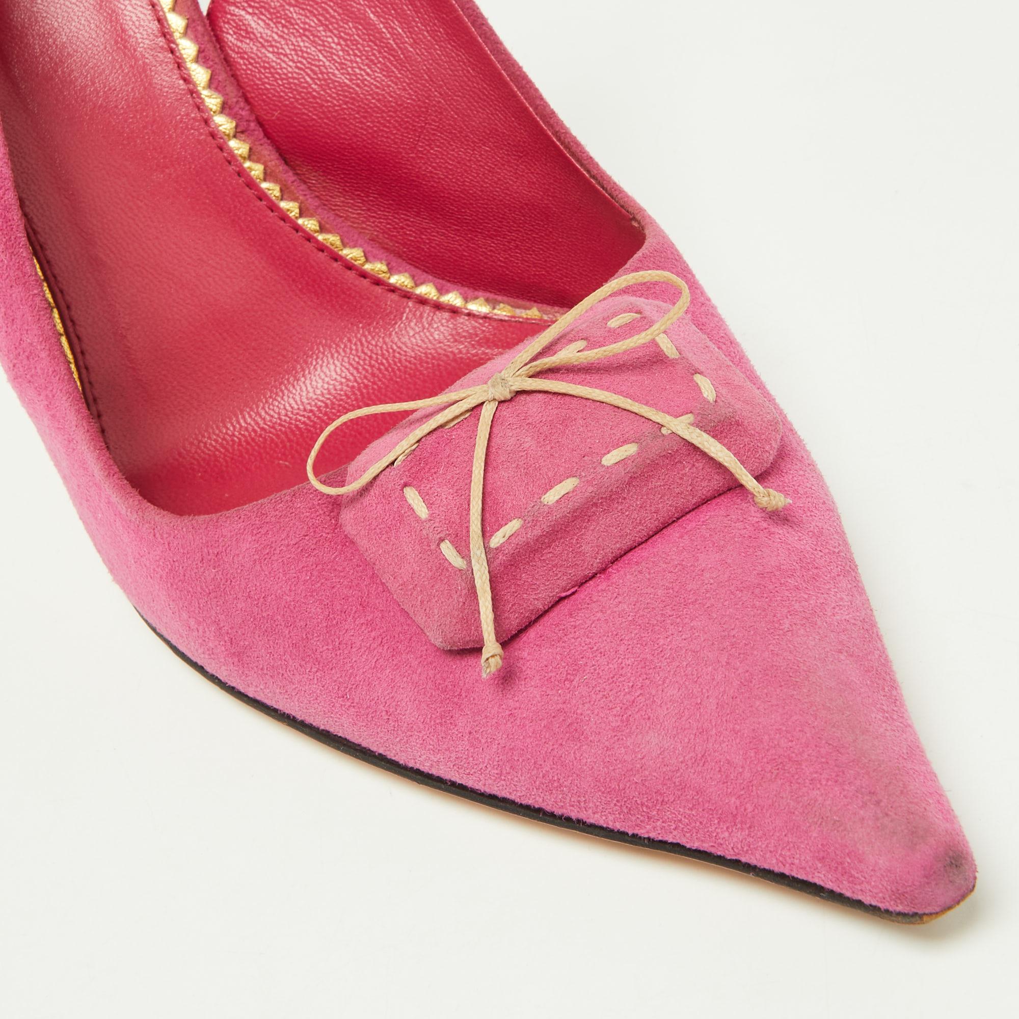 Prada - Escarpins en daim rose avec nœud et bouts pointus Taille 37 en vente 2