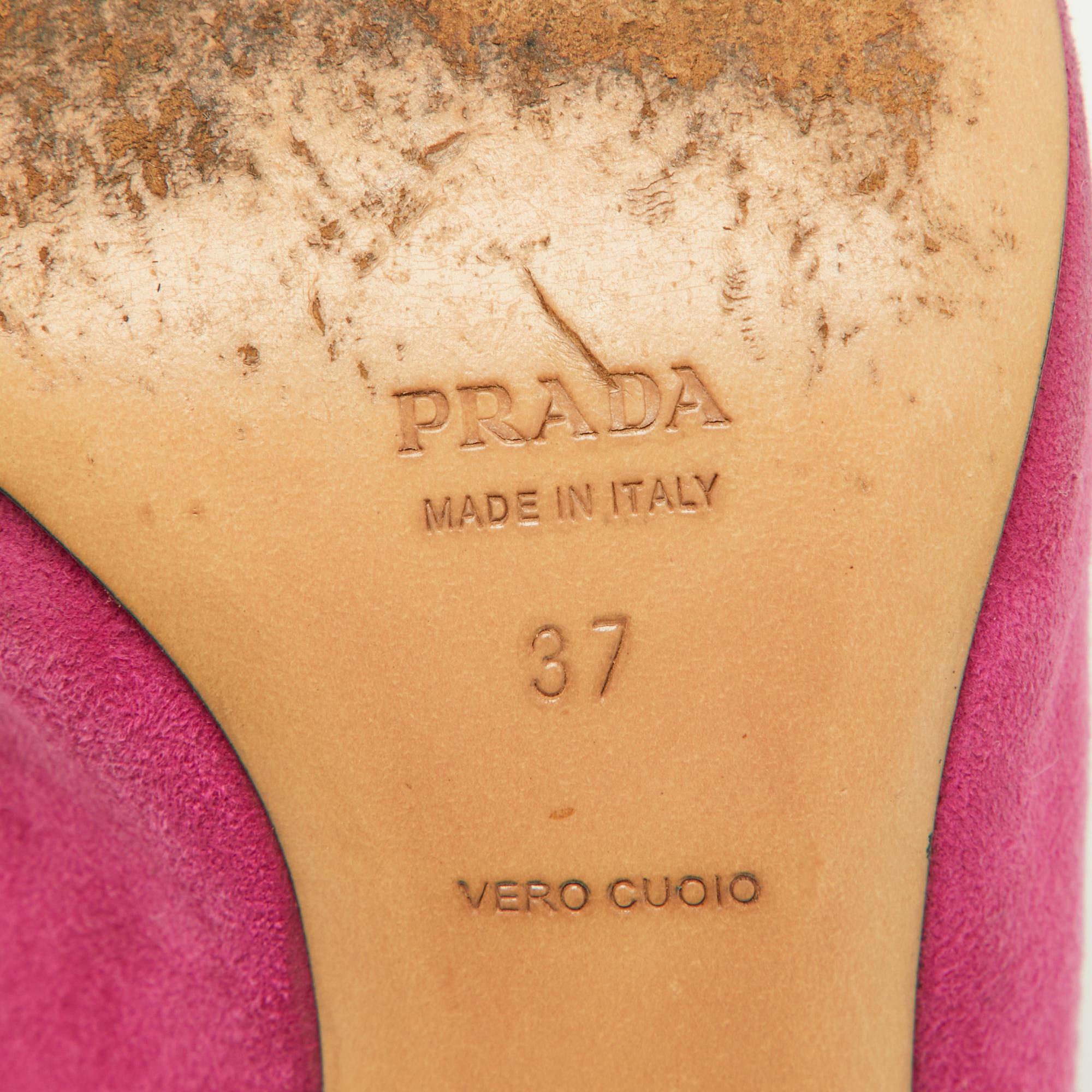Prada - Escarpins en daim rose avec nœud et bouts pointus Taille 37 en vente 3
