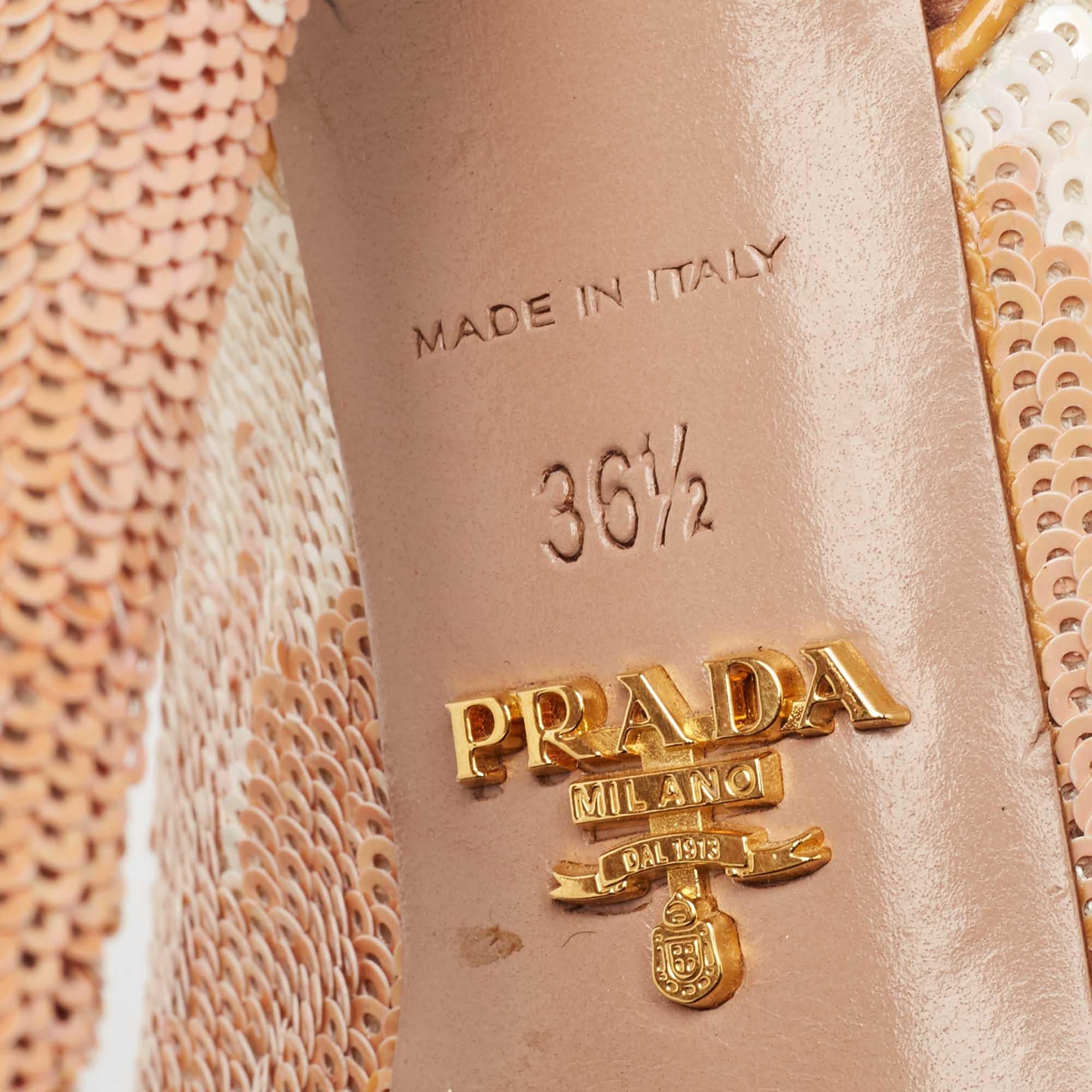 Prada rose/blanc paillettes Peep Toe Platform Slingback Sandals Size 36.5 en vente 3