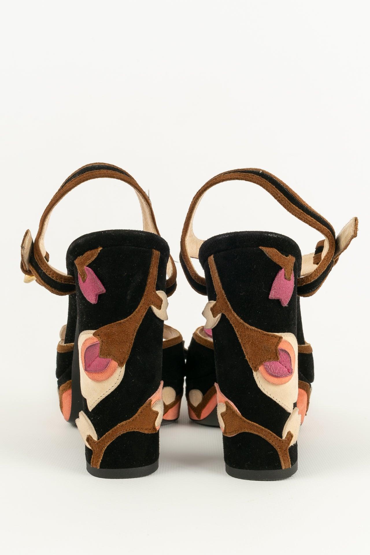 Prada Platform Sandals, Size 37.5 In Excellent Condition For Sale In SAINT-OUEN-SUR-SEINE, FR