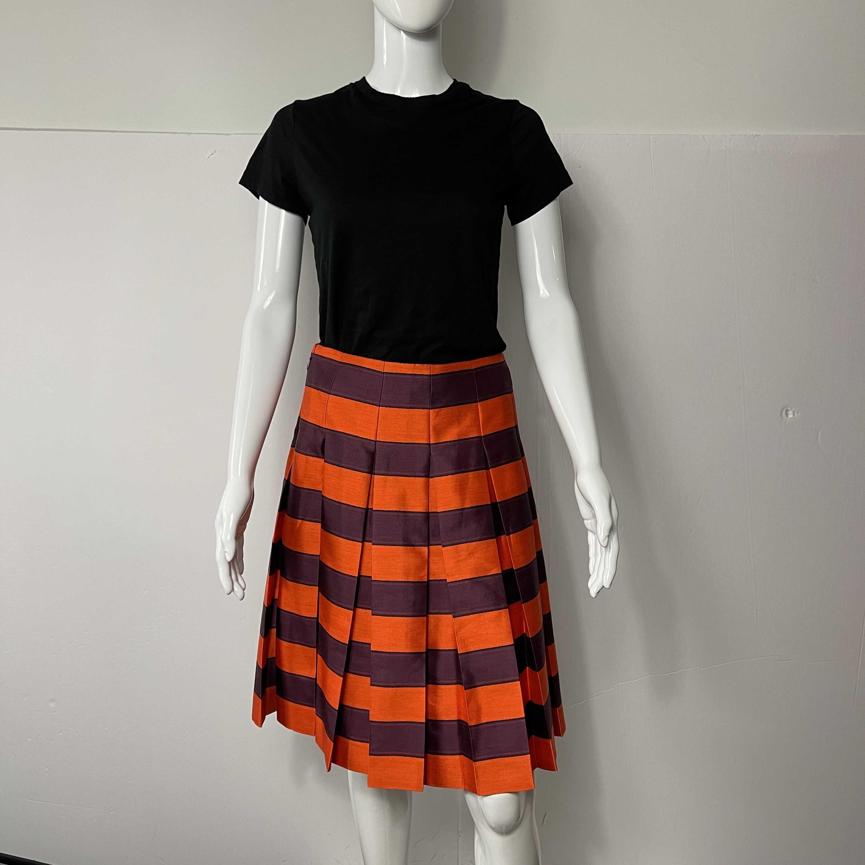 PRADA Pleated High-Waisted Striped Mini Skirt Purple, Orange, Black 38 US 2 In Excellent Condition In Sanford, FL