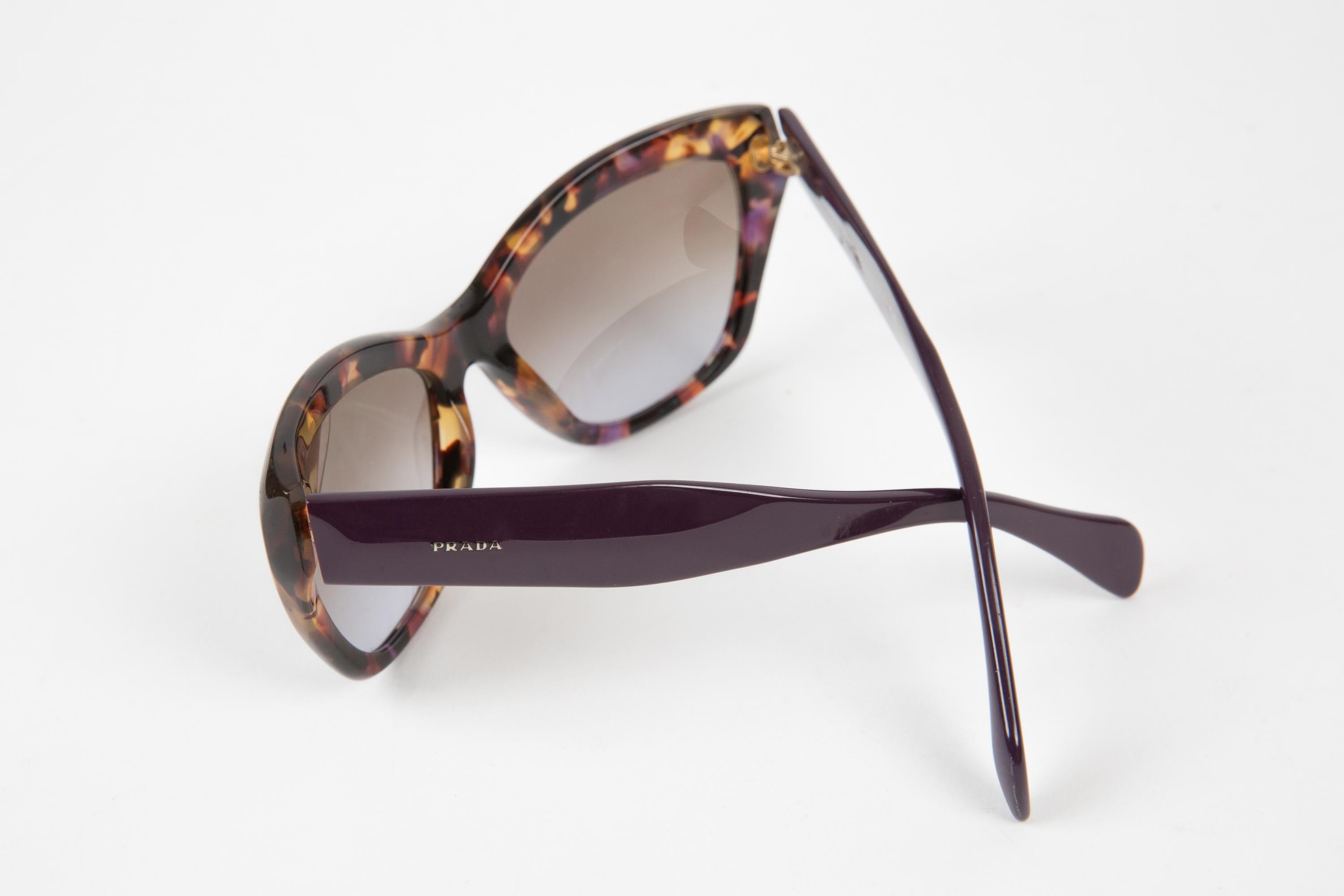 Prada Plum Tortoise Acetate Sunglasses In Good Condition In Paris, FR