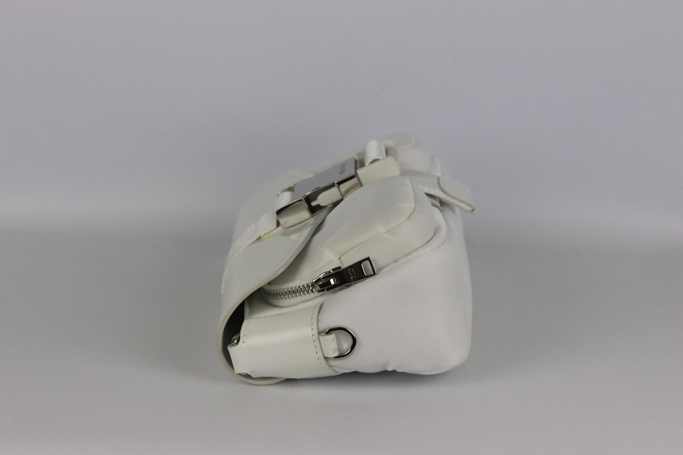 Prada Umhängetasche aus Leder und Nylon mit Tasche (Grau) im Angebot