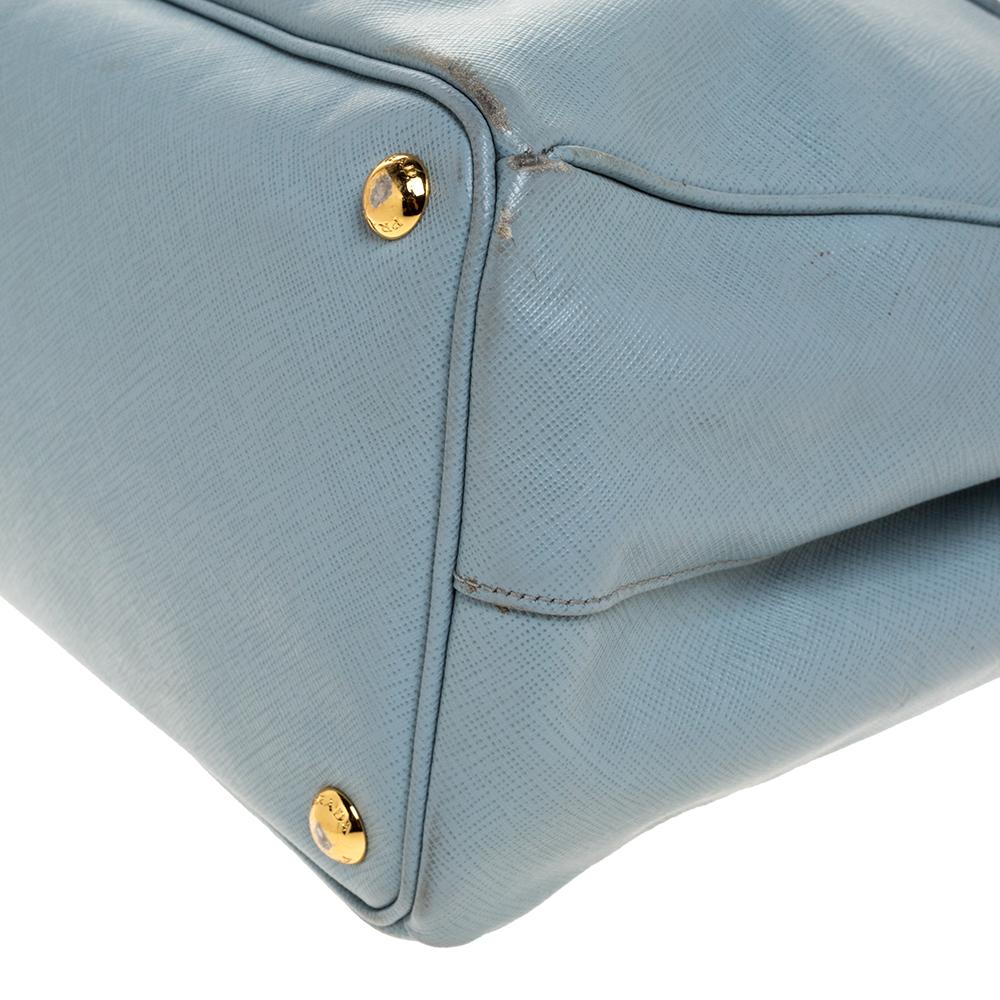 Prada Powder Blue Saffiano Lux Leather Large Double Zip Tote In Good Condition In Dubai, Al Qouz 2