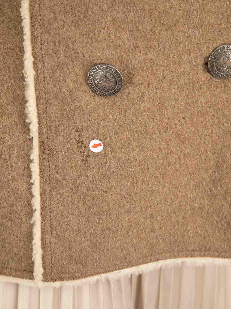Prada Manteau en laine beige à double boutonnage bordé de fourrure Taille M en vente 1