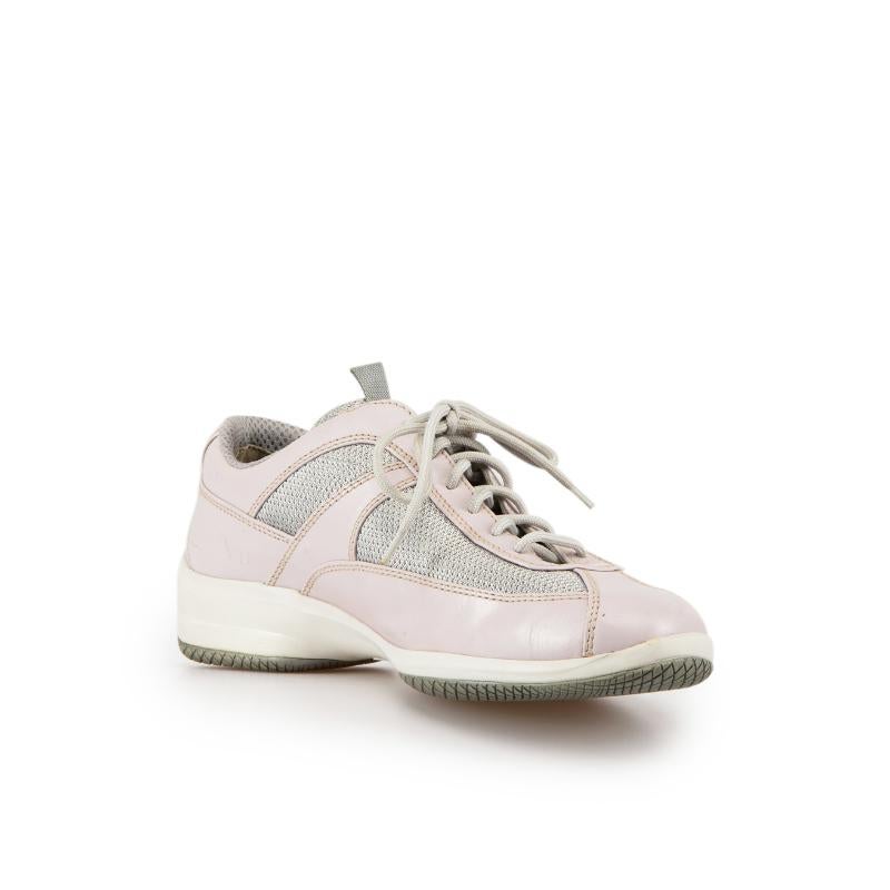 CONDITION is Good. Minor wear to trainers is evident. Light stains to overall leather. Scratch and abrasion to left back heel and top line of right shoe on this used Prada Sport designer resale item.
 
Details
Lilac
Leather
Trainers
Low top
Round