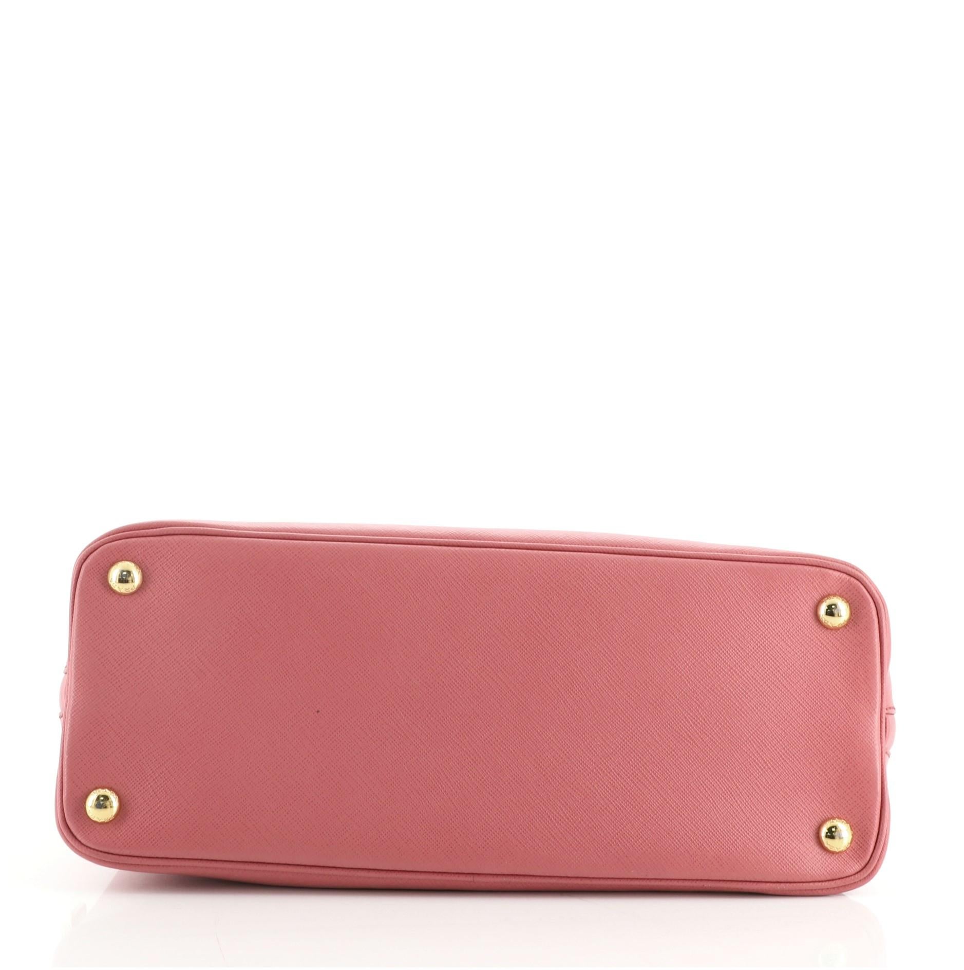 Prada Promenade Tasche Saffiano Leder Medium im Zustand „Relativ gut��“ in NY, NY