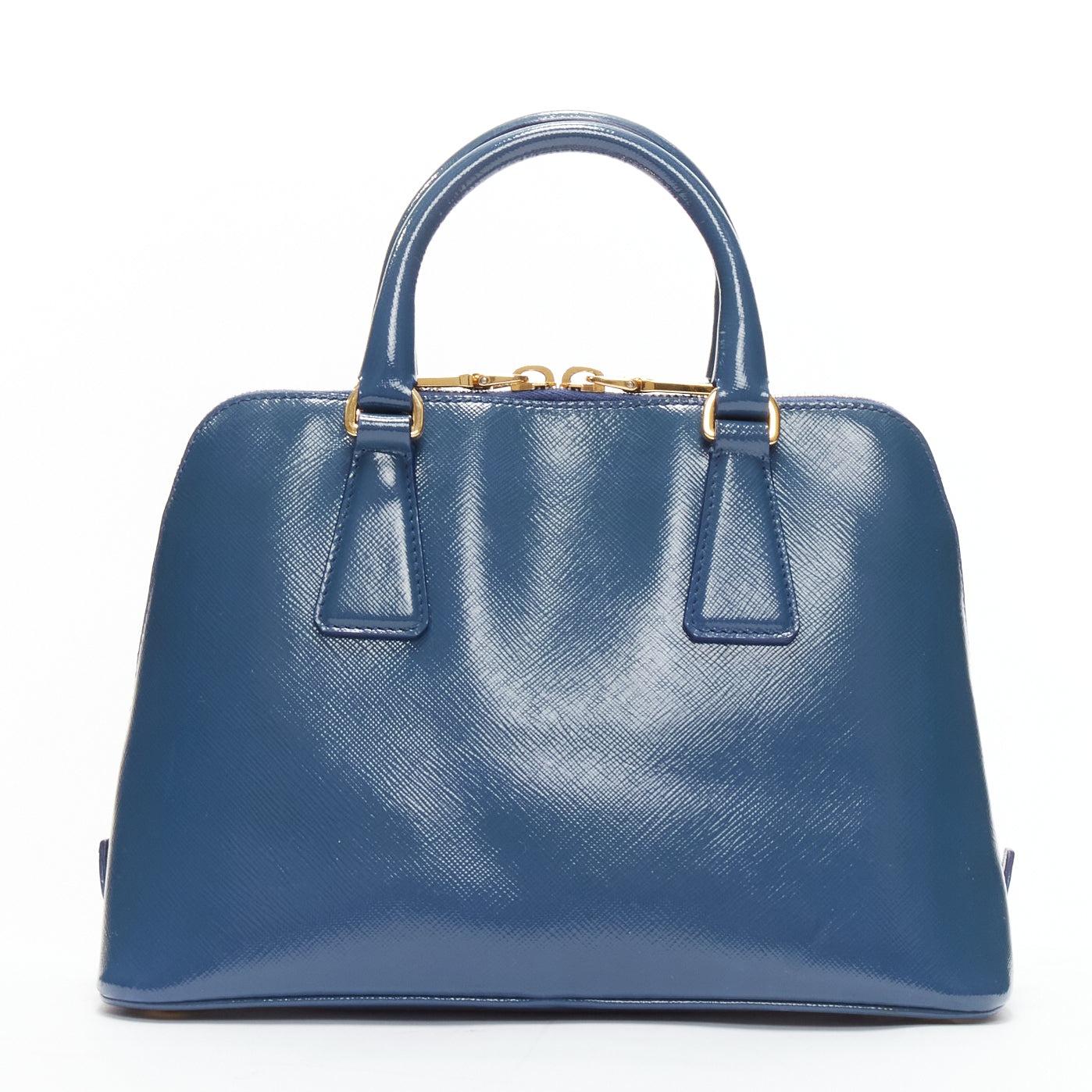 PRADA Promenade Vernice Saffiano en cuir bleu avec logo triangulaire Sac fourre-tout à poignée supérieure Pour femmes en vente
