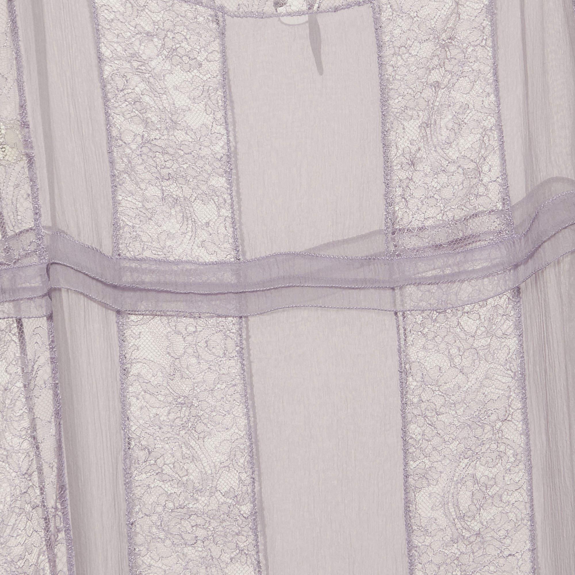 Haut tunique Prada violet à empiècements en dentelle et soie transparente S Bon état - En vente à Dubai, Al Qouz 2