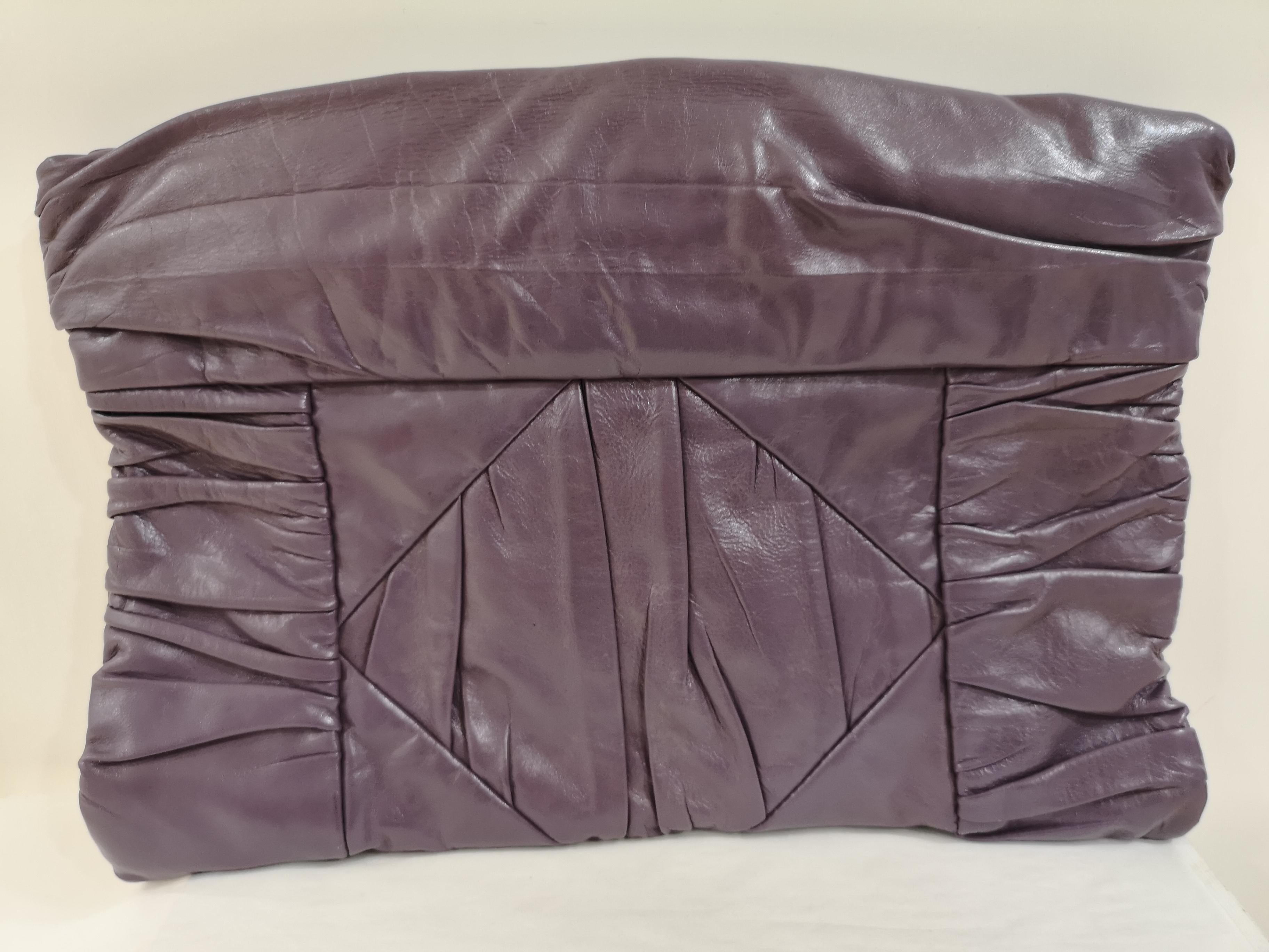 Prada purple leather handbag In Excellent Condition In Capri, IT