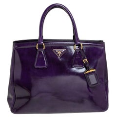 Patent leather handbag Prada Grey in Patent leather - 36093373