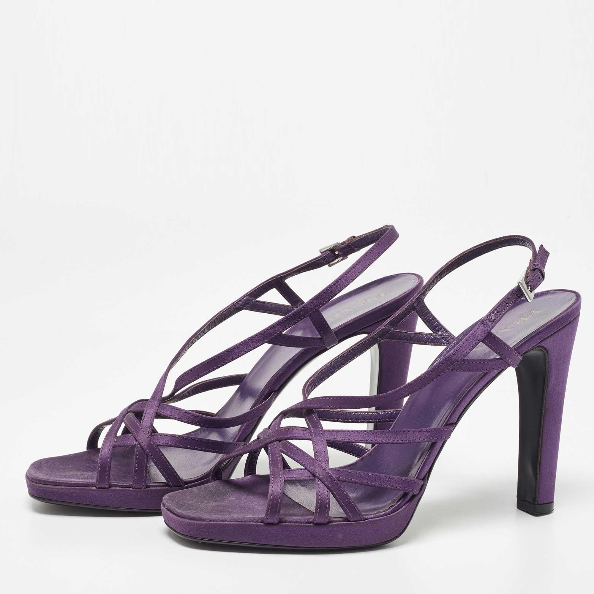 These sandals will frame your feet in an elegant manner. Crafted from quality materials they flaunt a classy display comfortable insoles and durable heels.