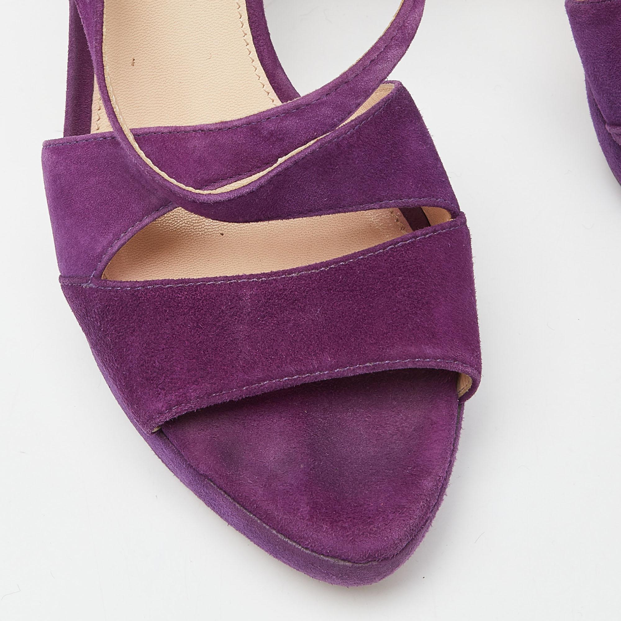 Prada Lila Wildleder Plateausandalen mit Knöchelriemen Größe 39 2