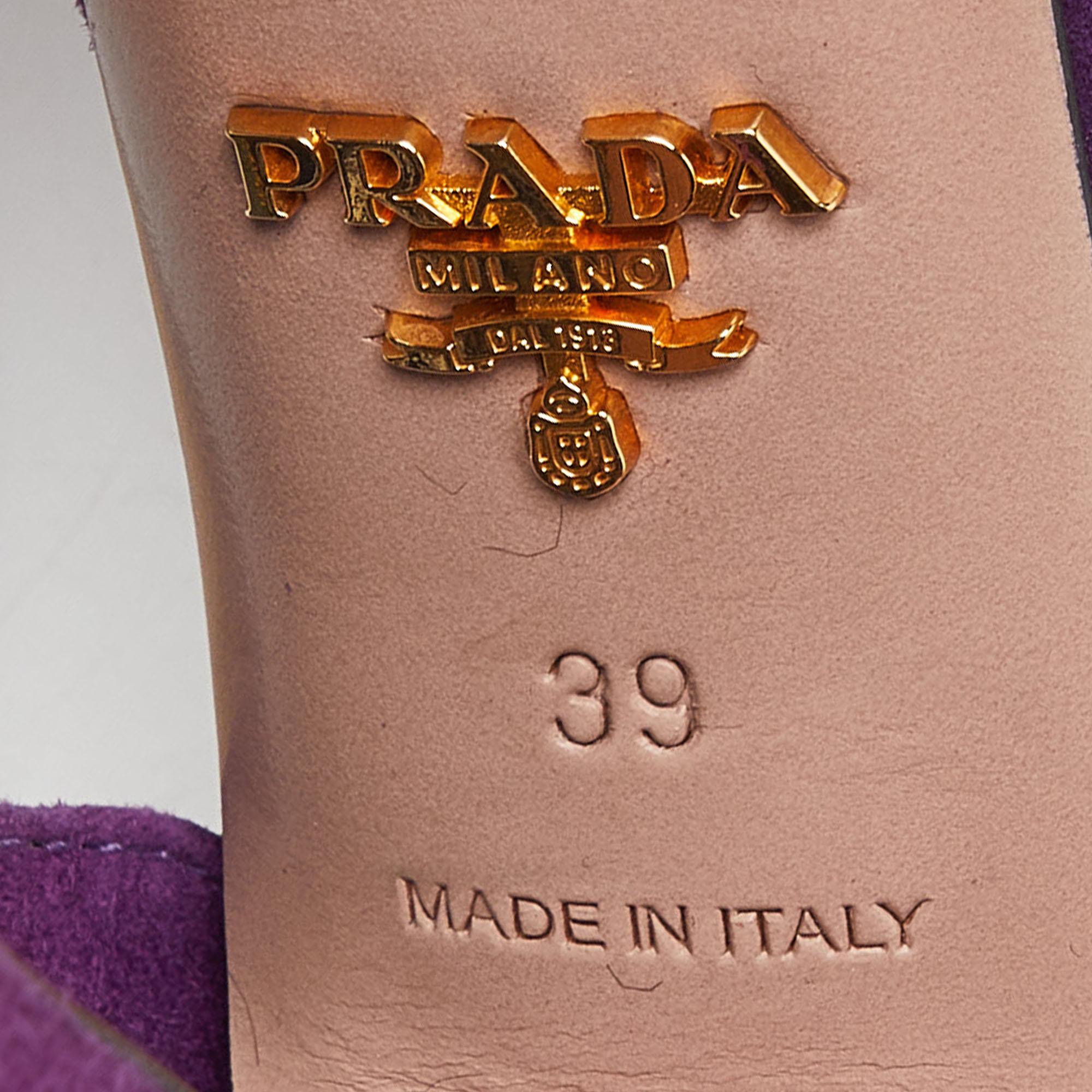 Prada Lila Wildleder Plateausandalen mit Knöchelriemen Größe 39 3