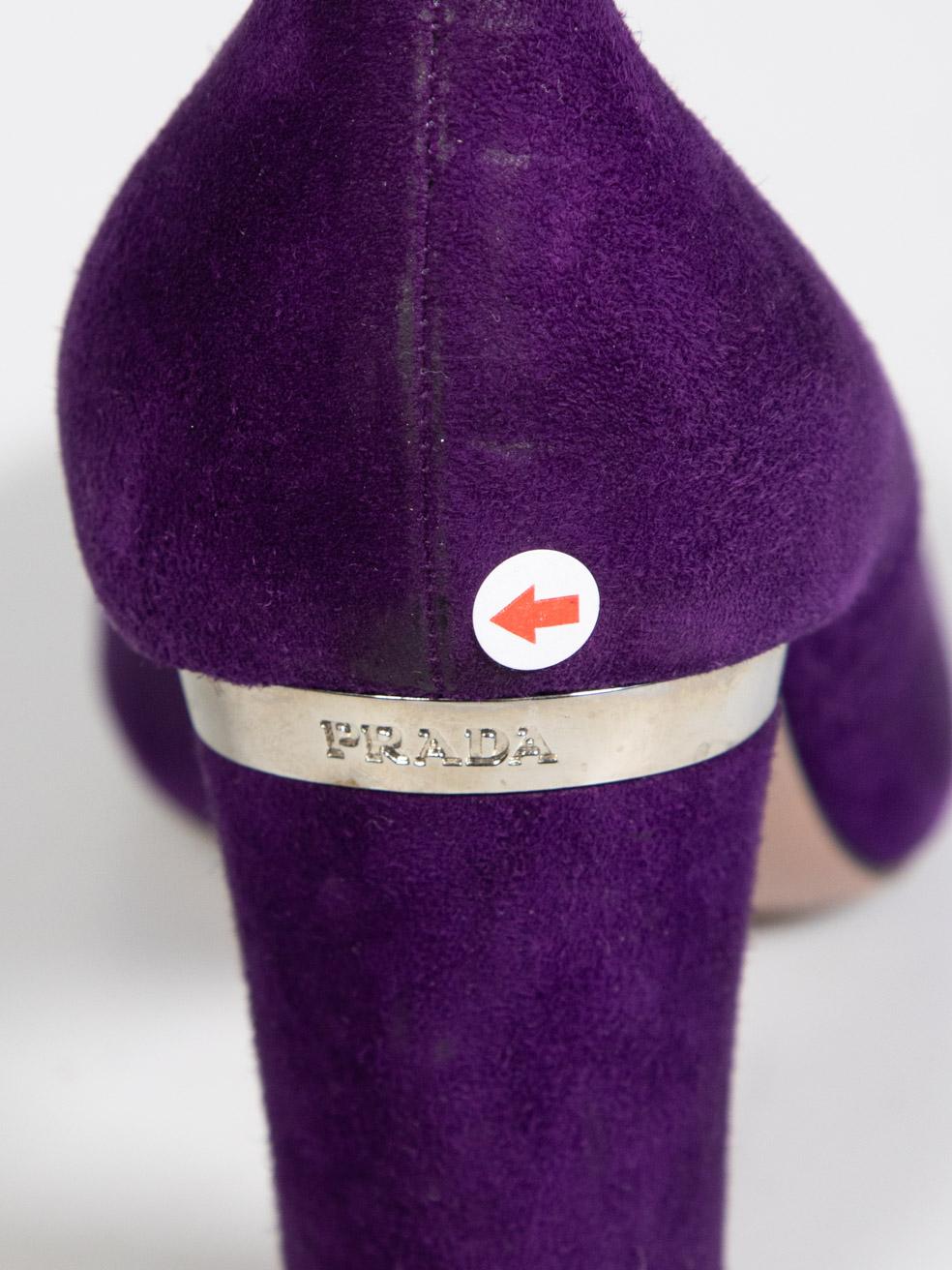 Escarpins Prada à bout ouvert en daim violet, taille IT 39,5 en vente 3