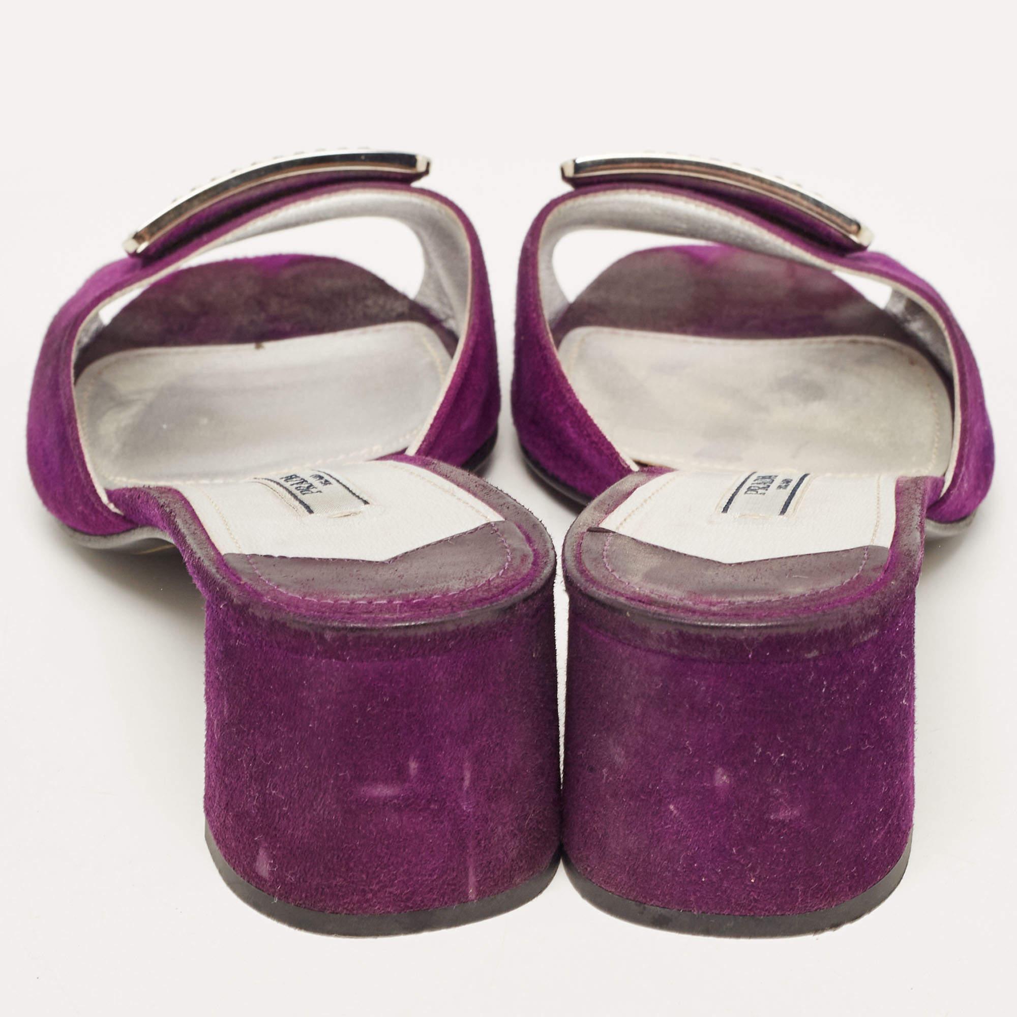 Donna Prada Sandali in pelle scamosciata viola impreziositi da cristalli taglia 39 in vendita