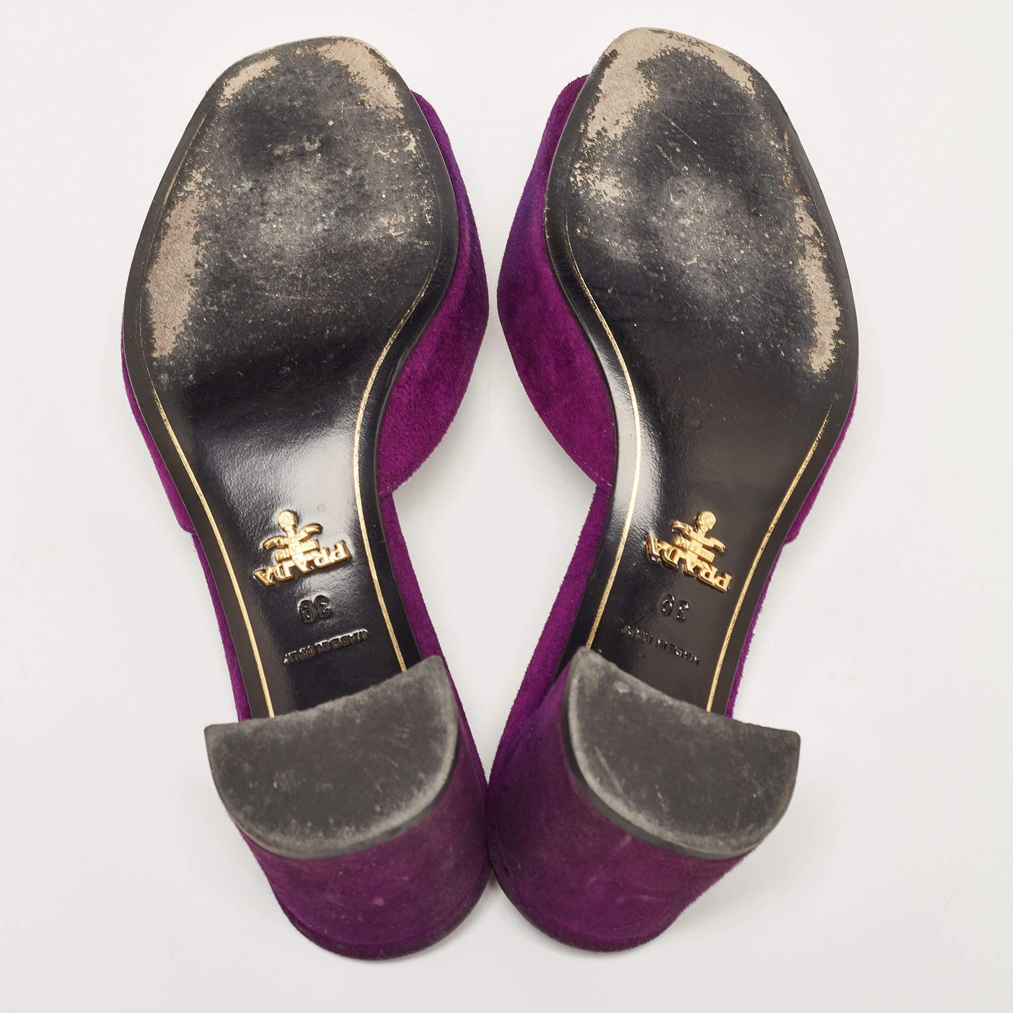 Prada Sandali in pelle scamosciata viola impreziositi da cristalli taglia 39 in vendita 1