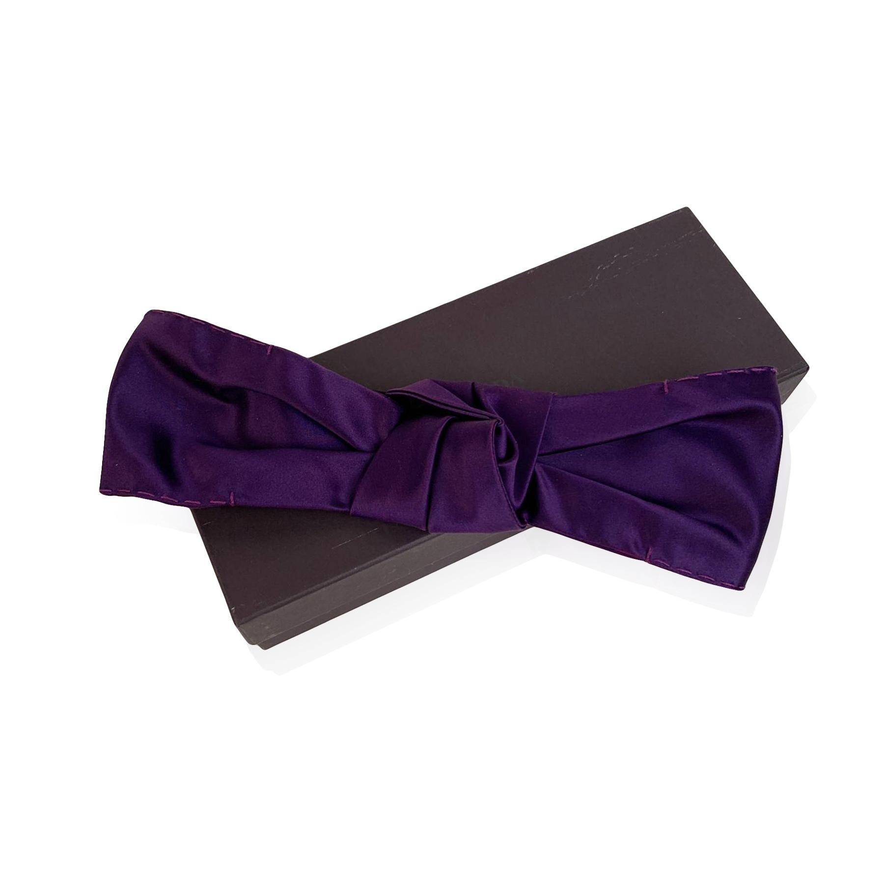 Prada purple twist front headband. Crafted in 100% Silk. Twist front design. Elasticated inserts for an adjustable fit. Plain design, Slip-on style. Size: M. Original box is included.



Details

MATERIAL: Silk

COLOR: Purple

MODEL: