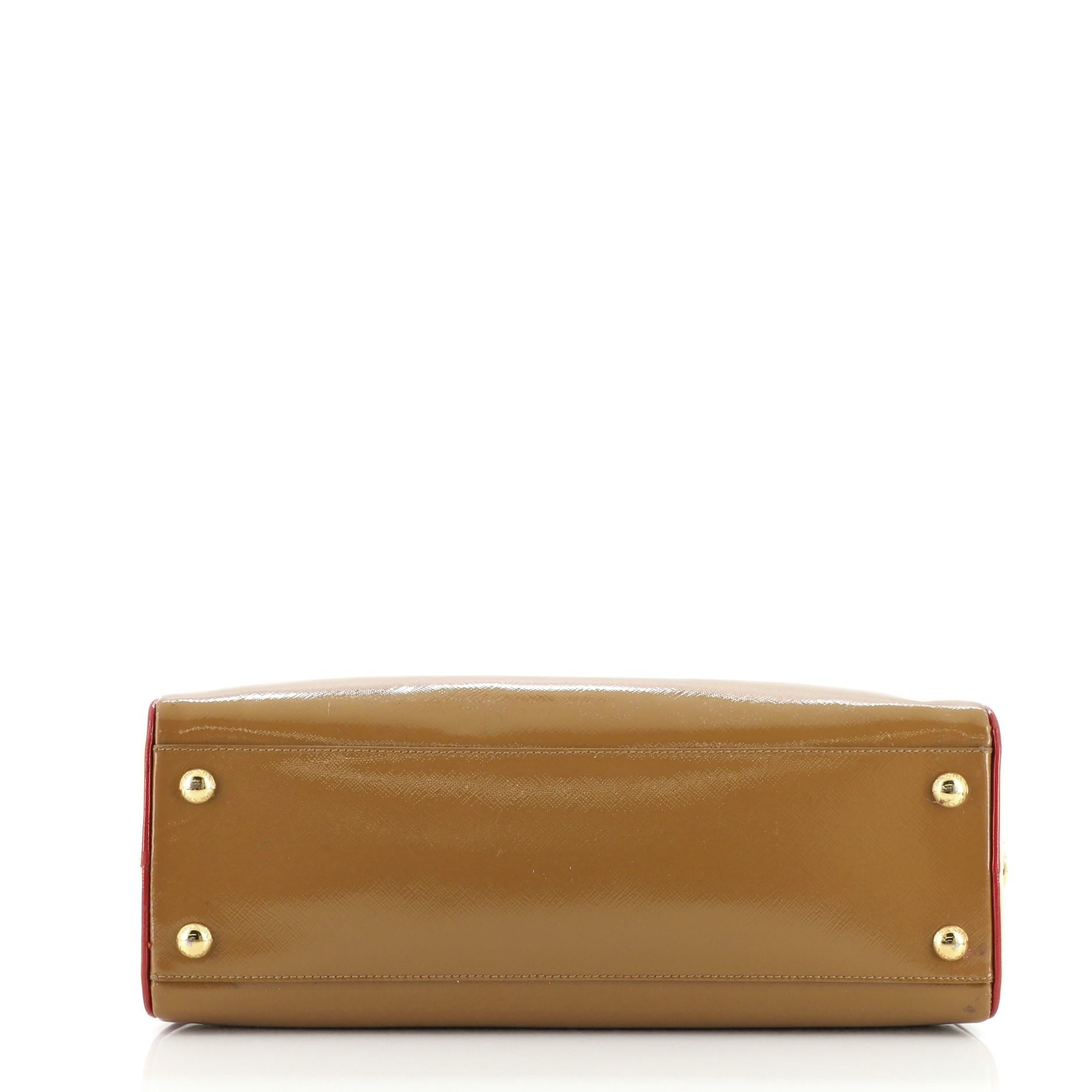 Prada Pyramide Top Handle Tasche Vernice Saffiano Leder Medium im Zustand „Relativ gut“ in NY, NY