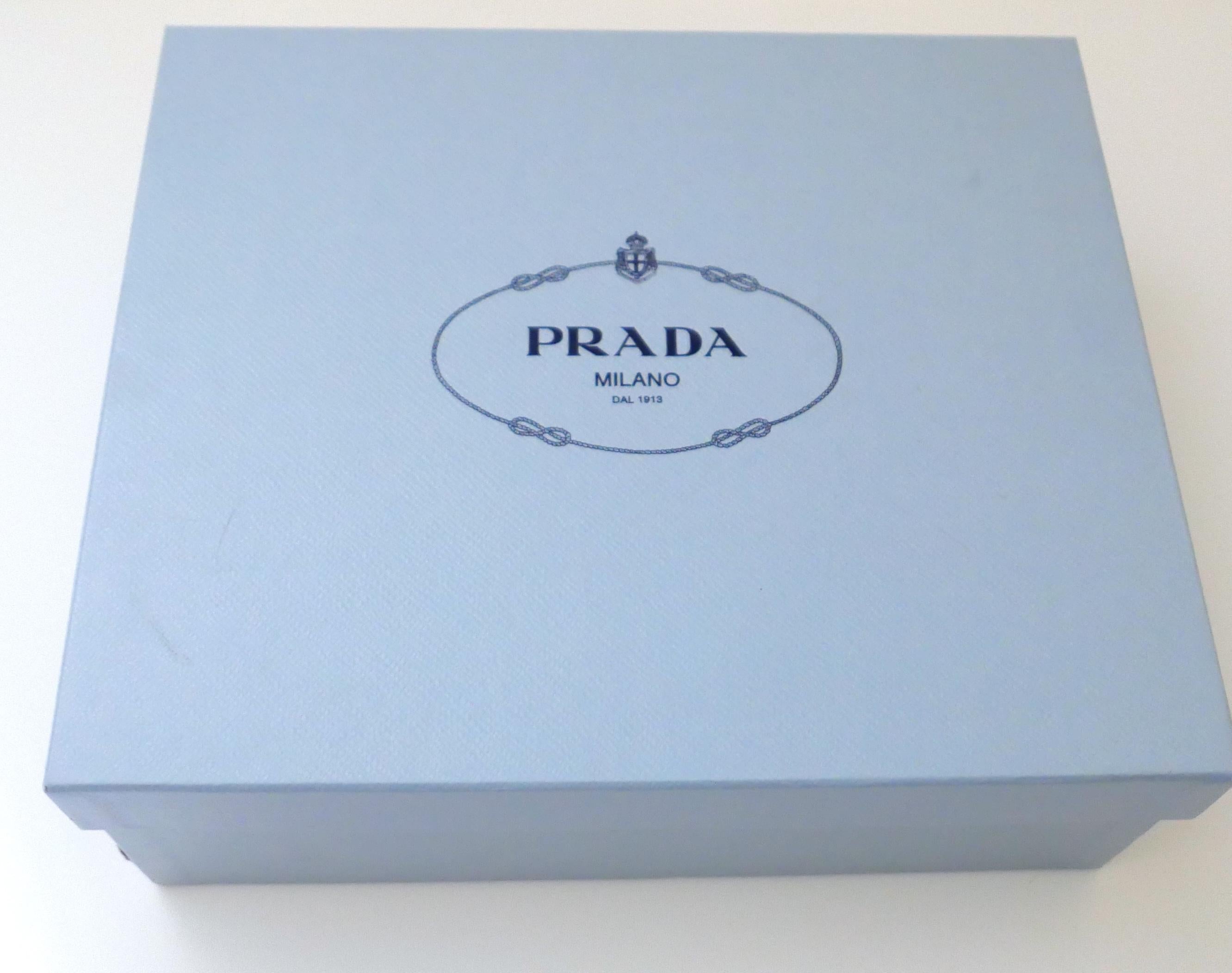 Sandali Prada in pelle trapuntata in vendita 1